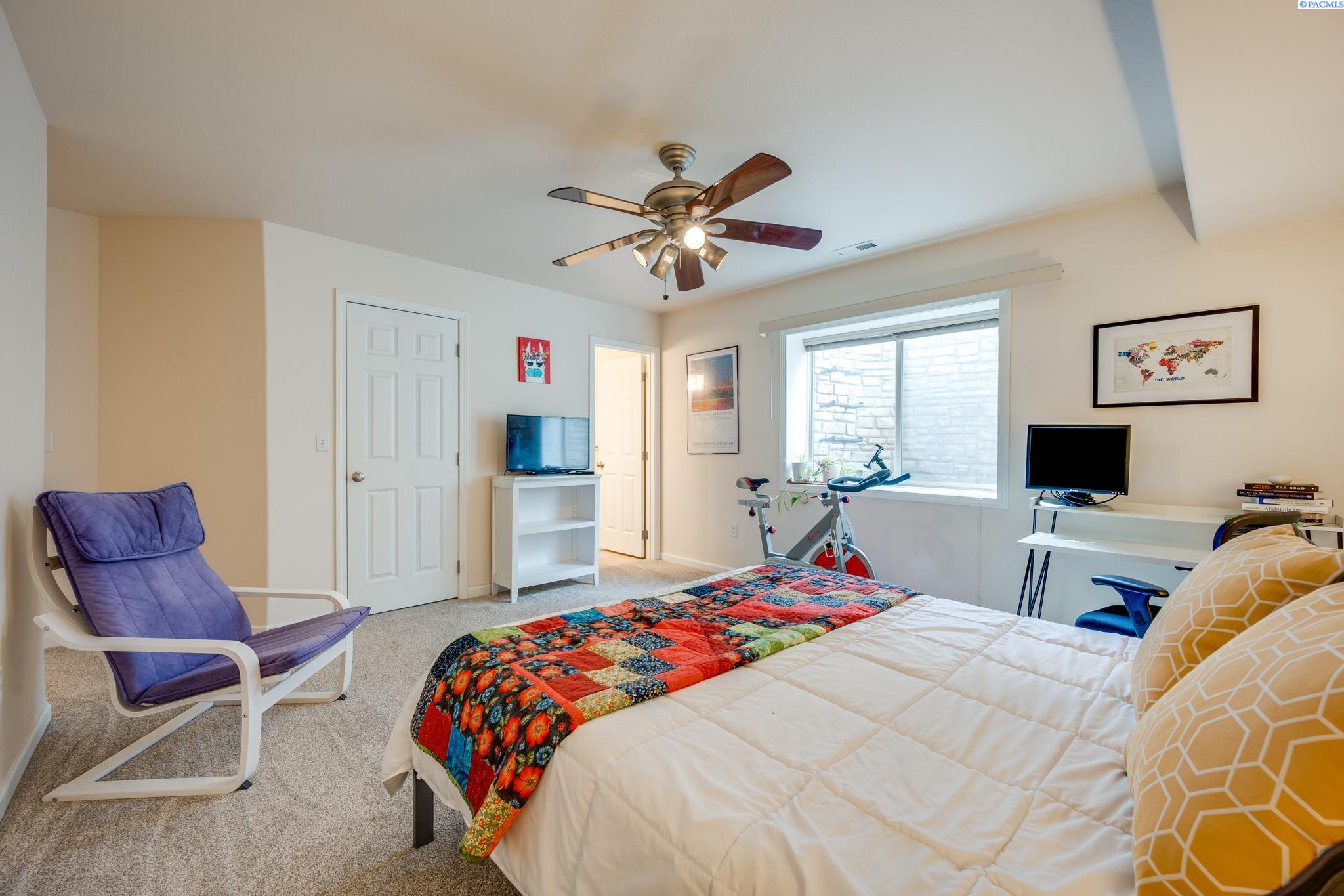 210 NW Terre View Dr Unit D