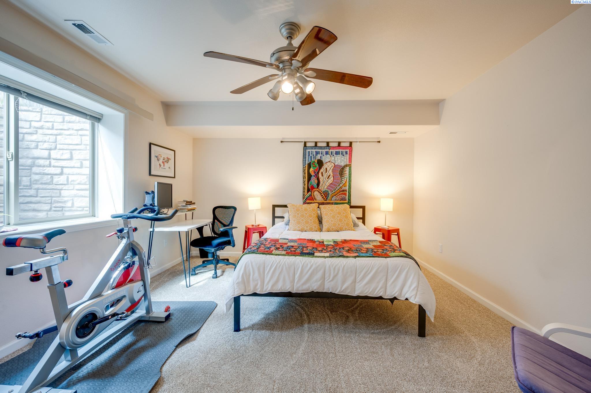 210 NW Terre View Dr Unit D