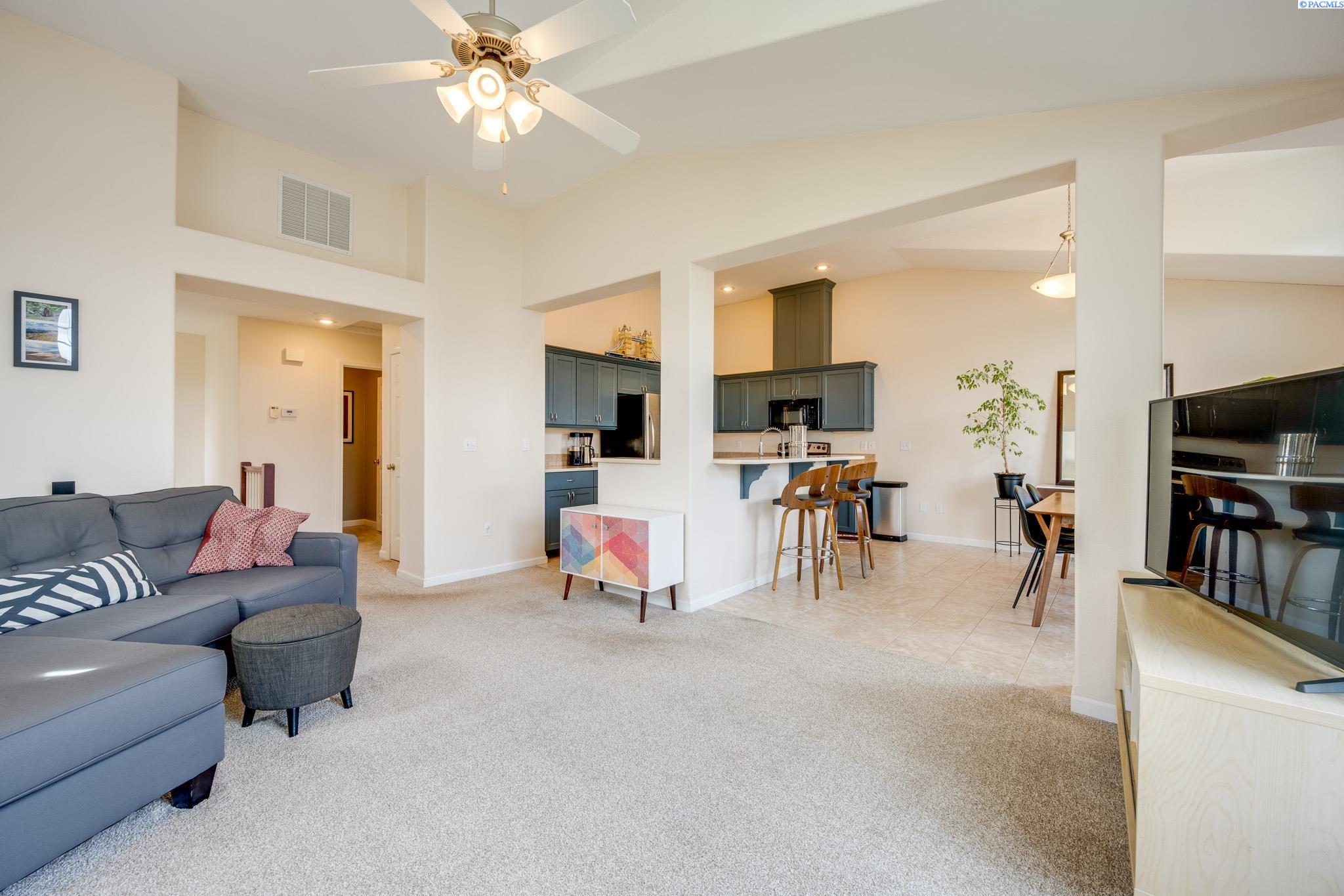 210 NW Terre View Dr Unit D