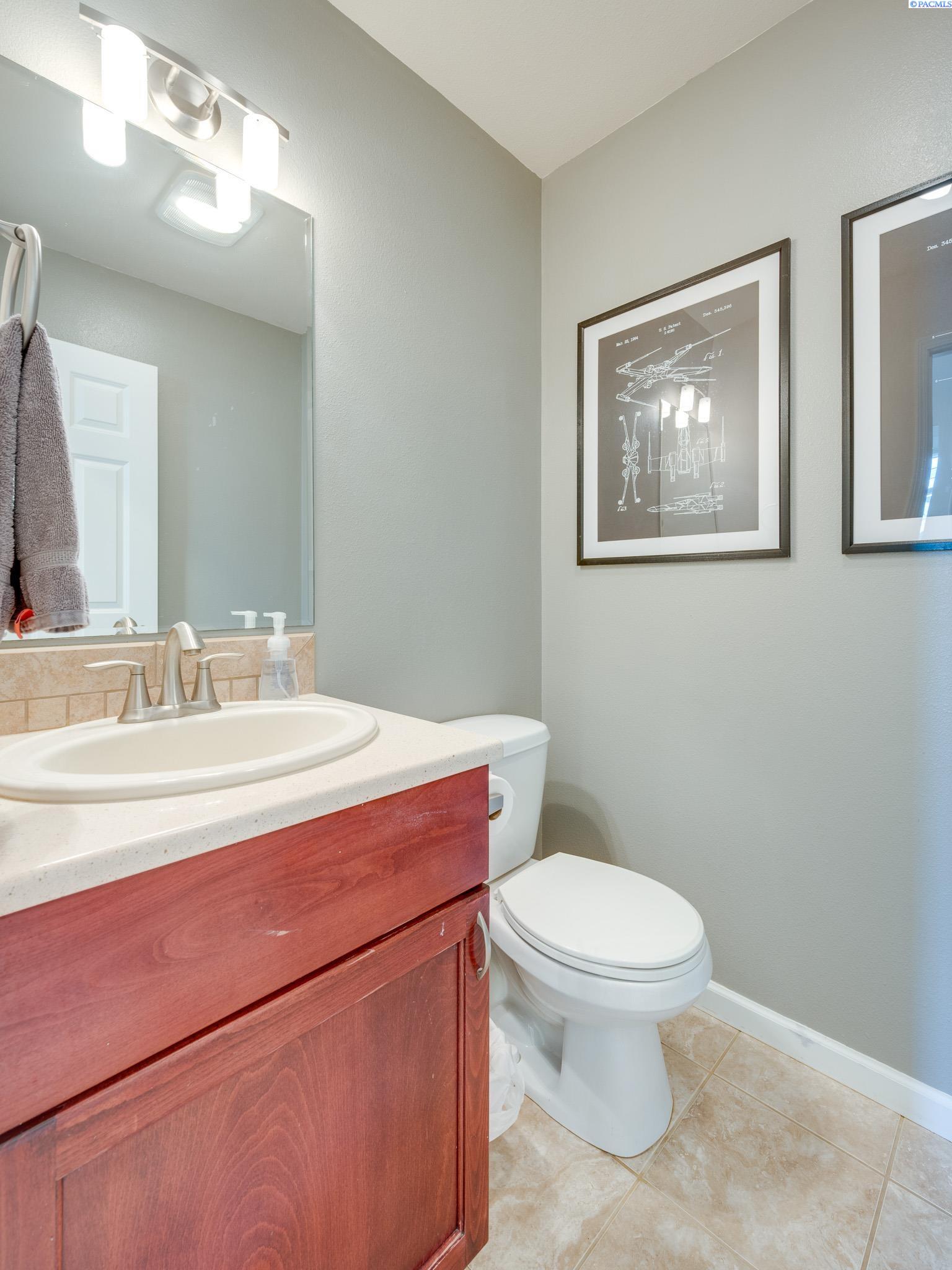 210 NW Terre View Dr Unit D