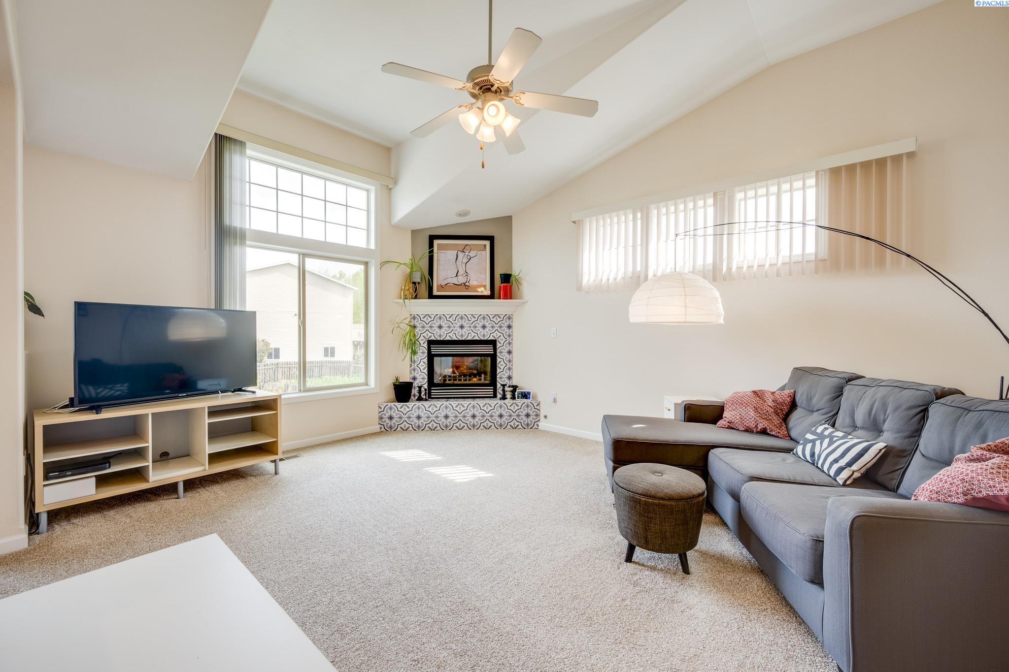 210 NW Terre View Dr Unit D