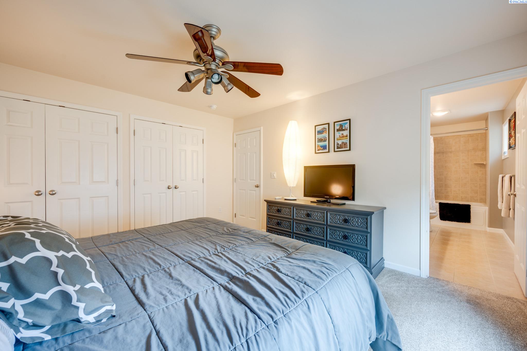 210 NW Terre View Dr Unit D