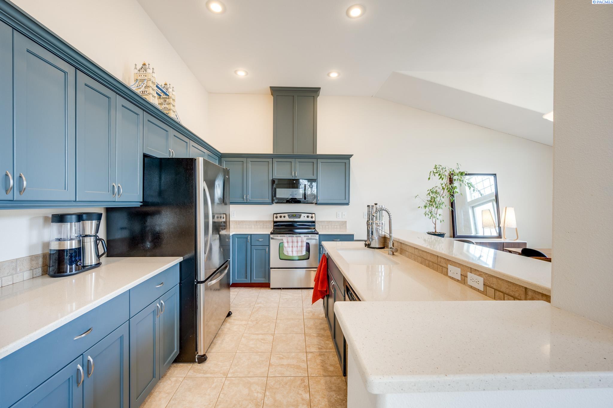 210 NW Terre View Dr Unit D