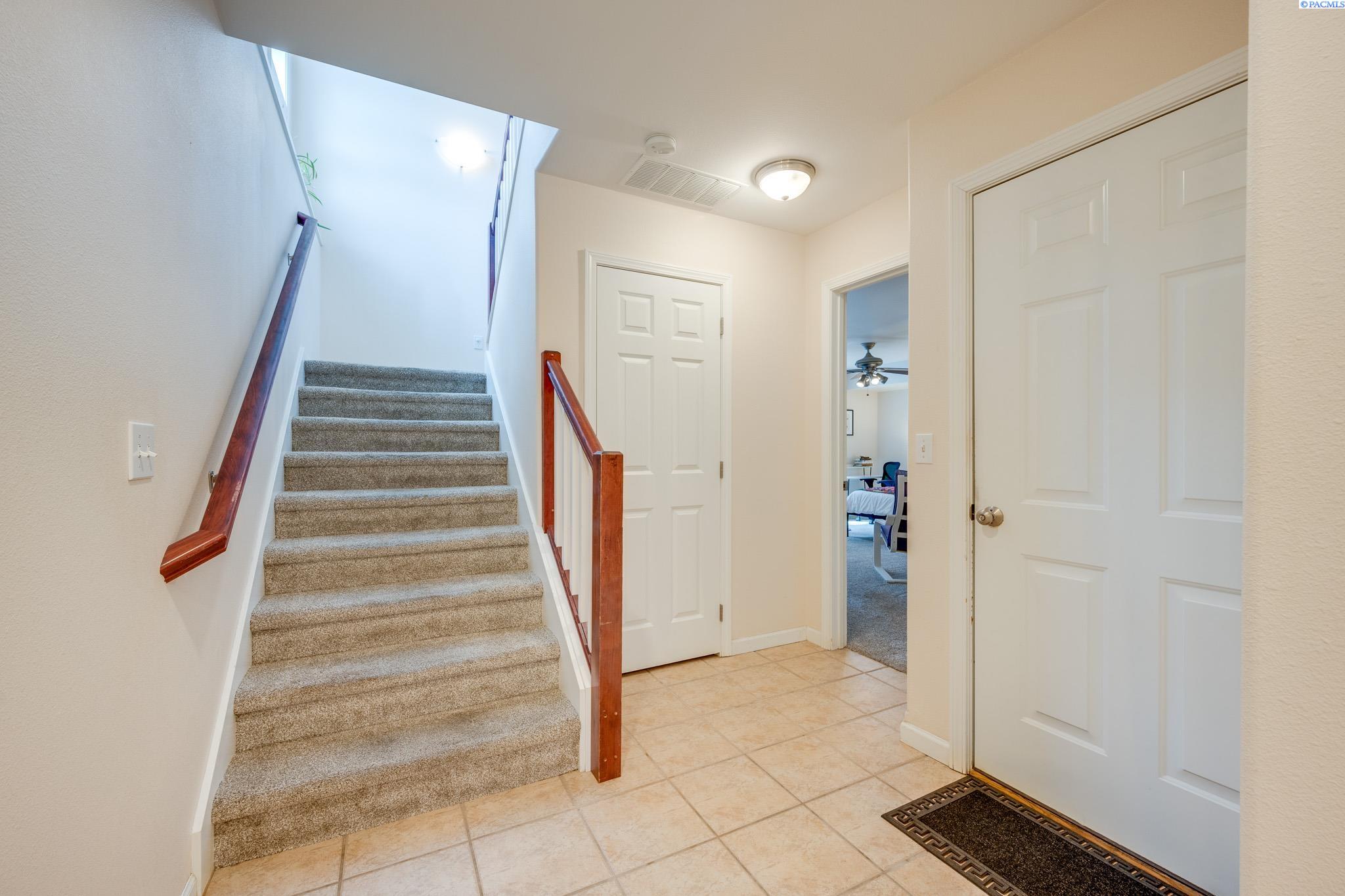 210 NW Terre View Dr Unit D