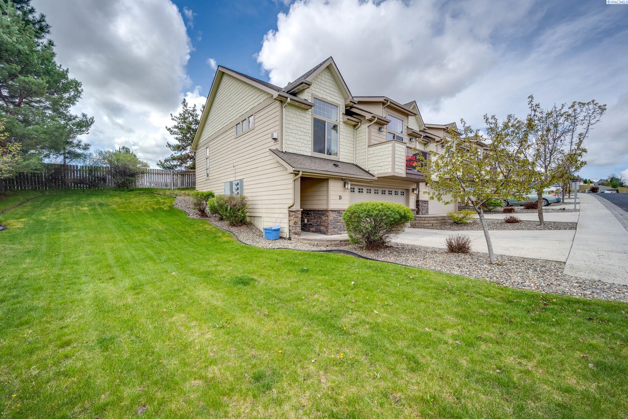 210 NW Terre View Dr Unit D