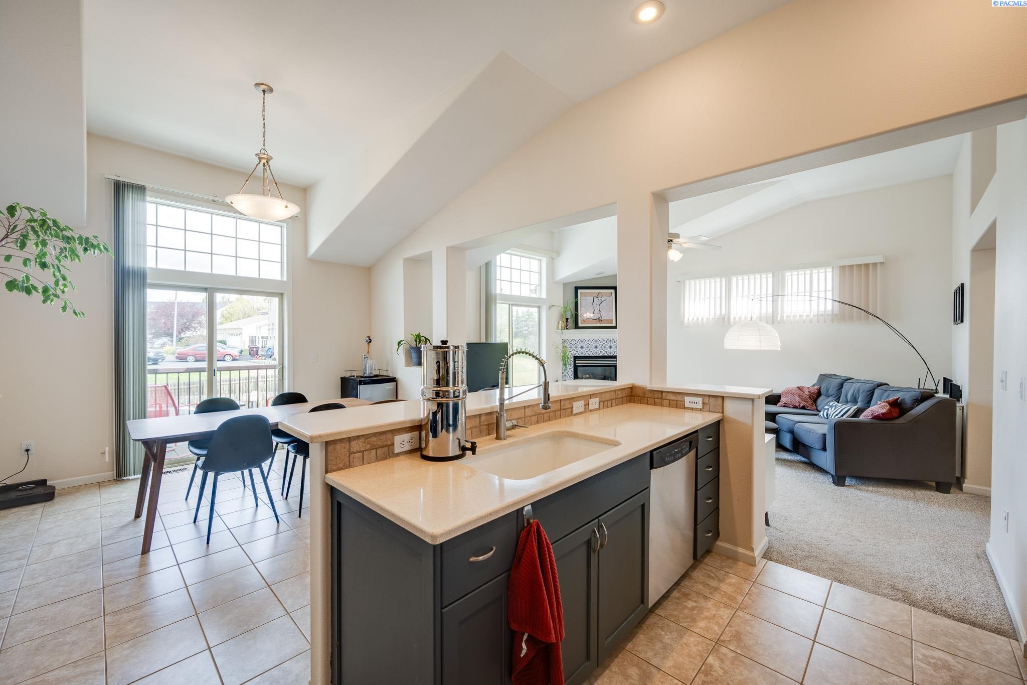 210 NW Terre View Dr Unit D