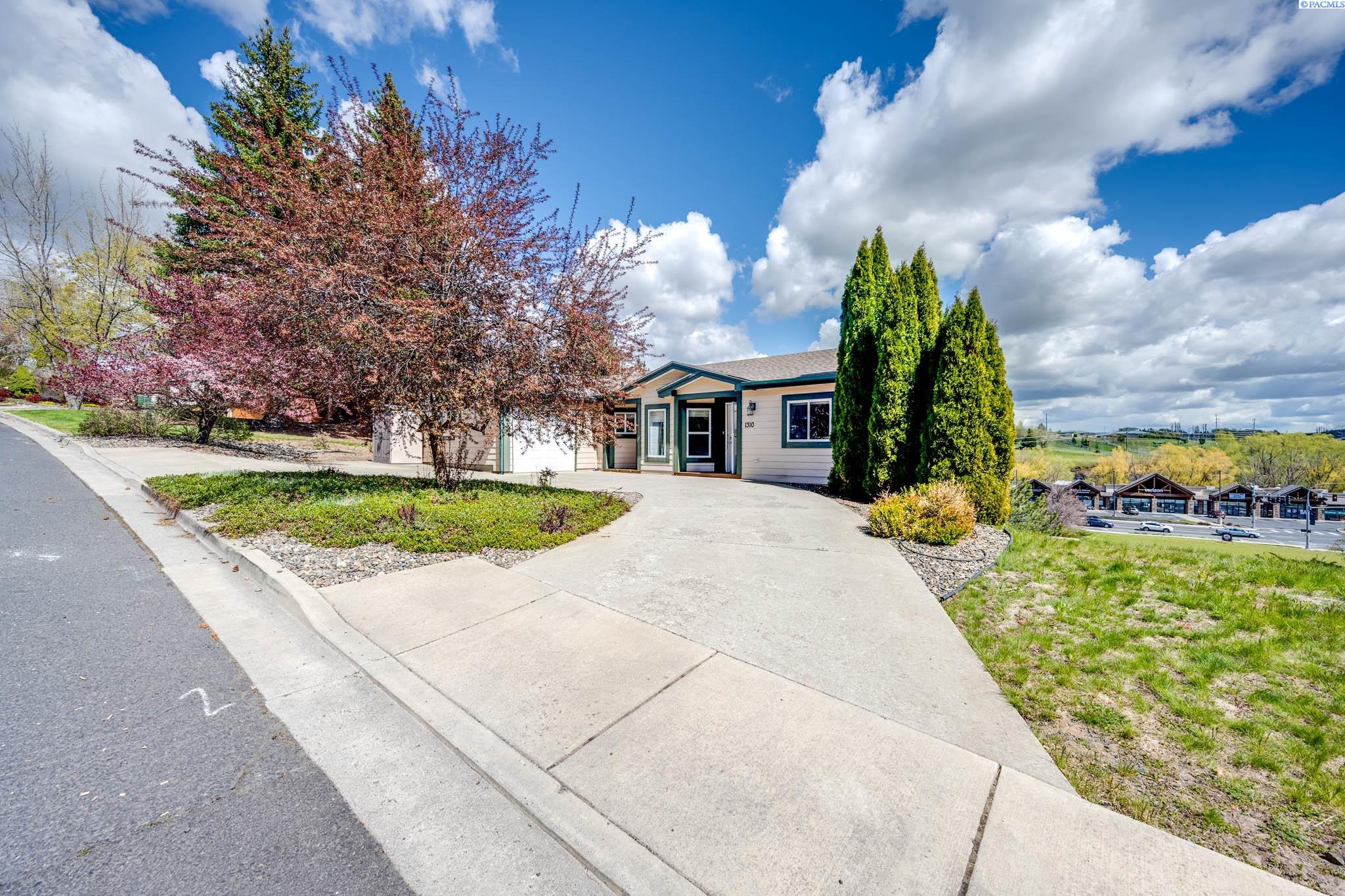 1310 SE Earthtone Ct