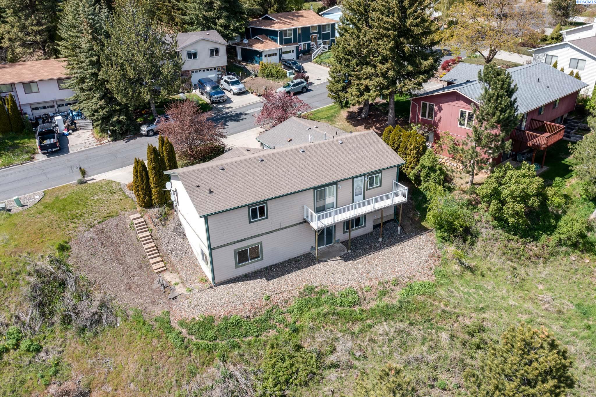 1310 SE Earthtone Ct