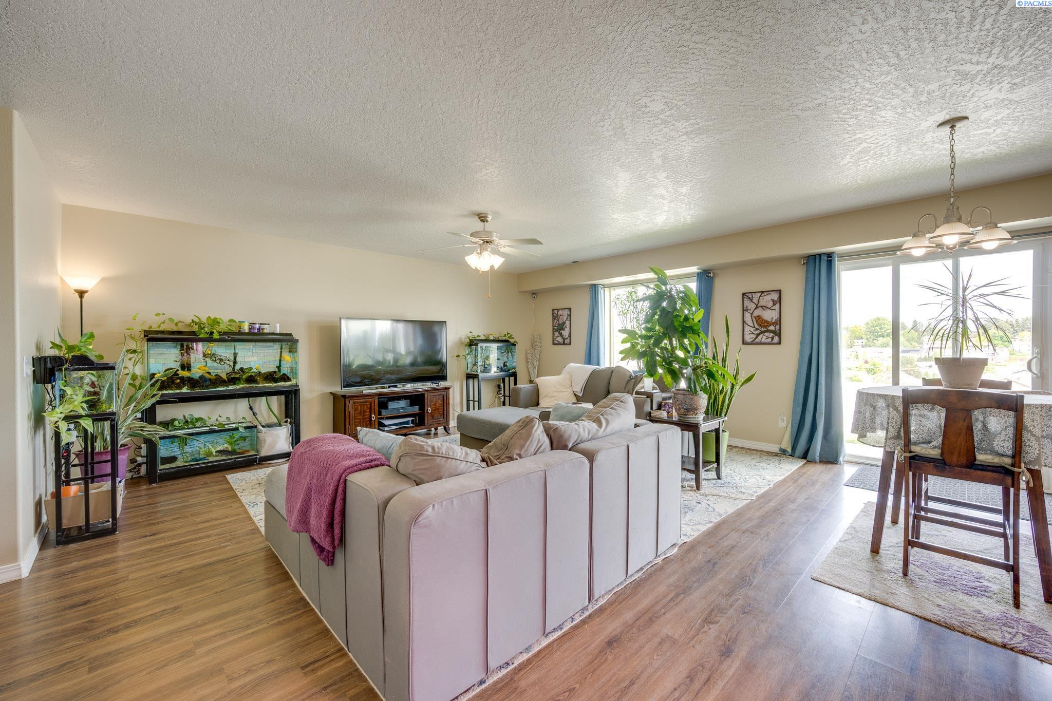 1080 SW Latour Peak St