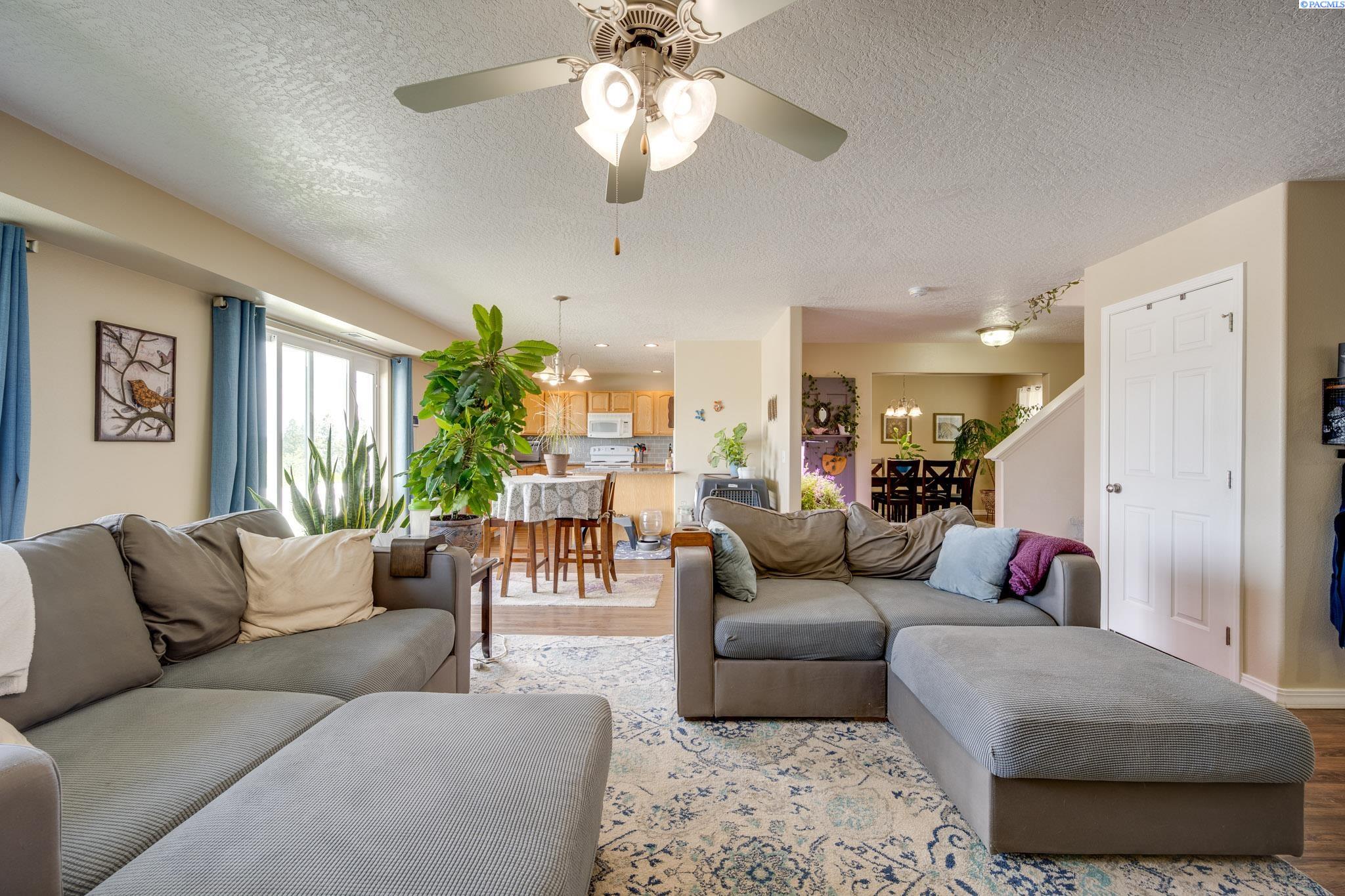 1080 SW Latour Peak St