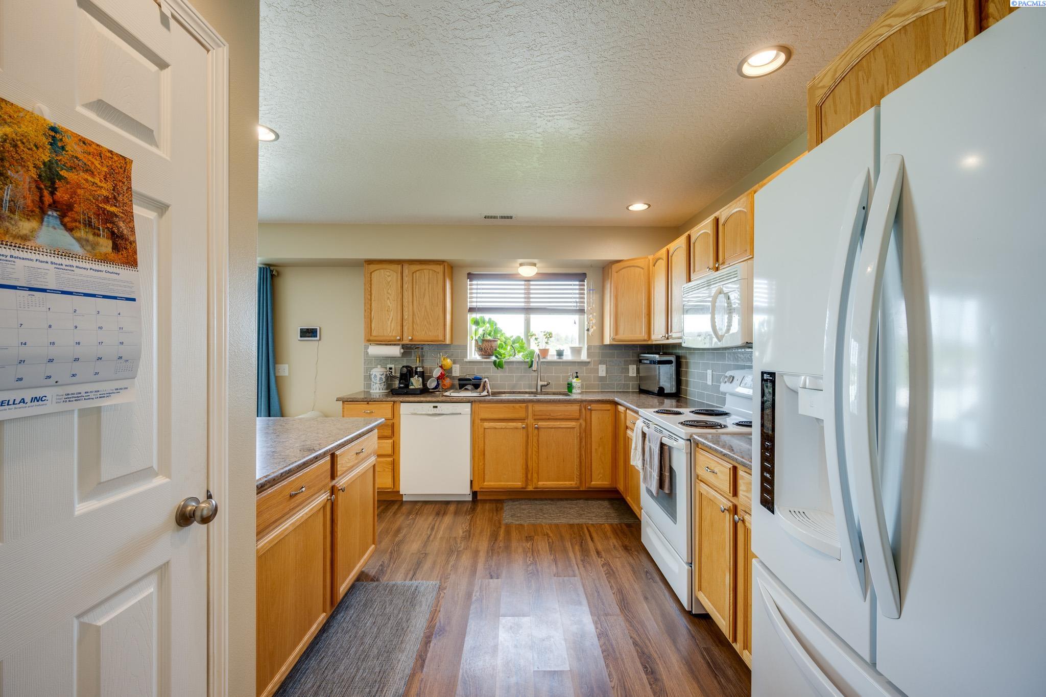 1080 SW Latour Peak St