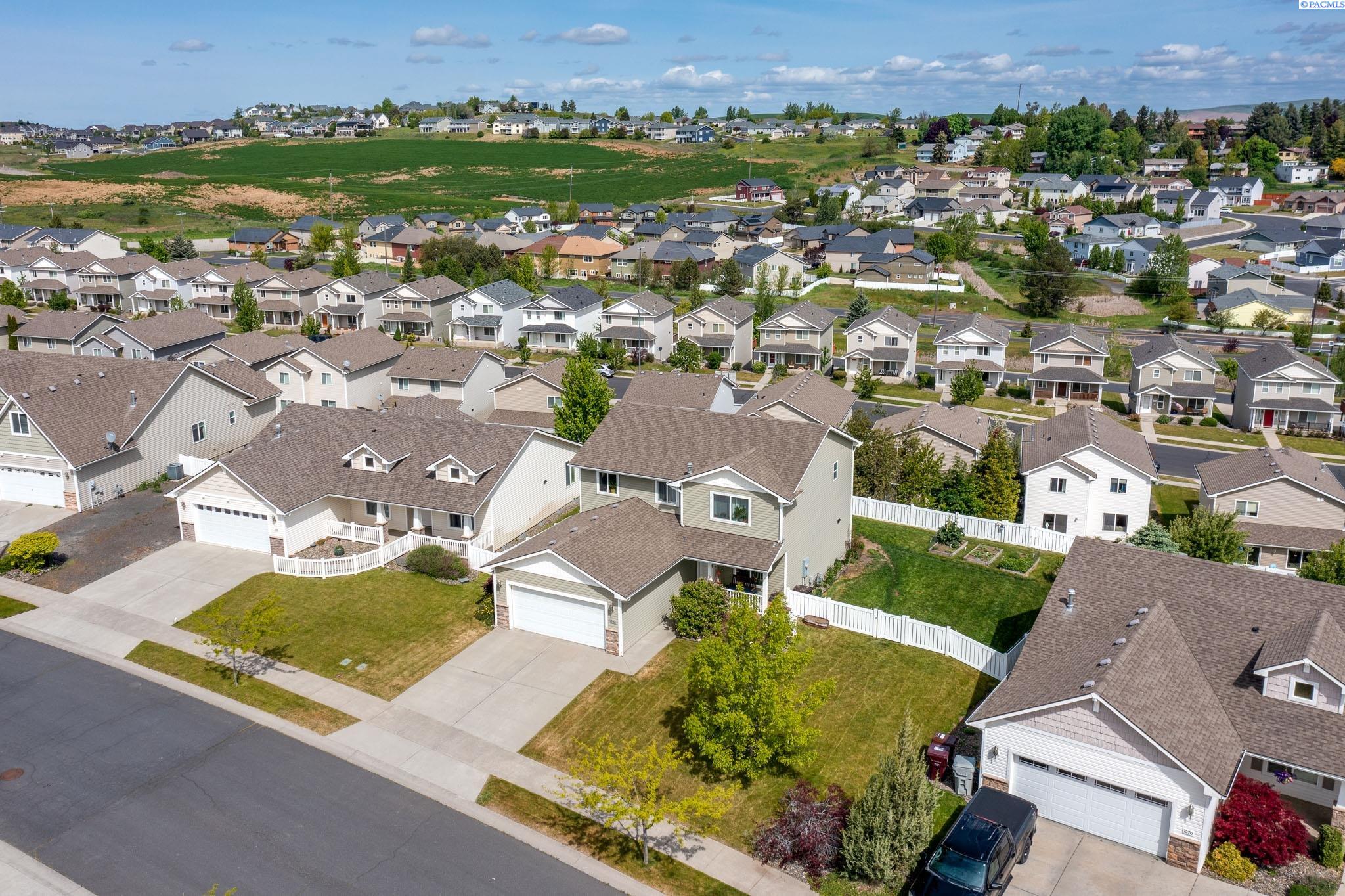 1080 SW Latour Peak St