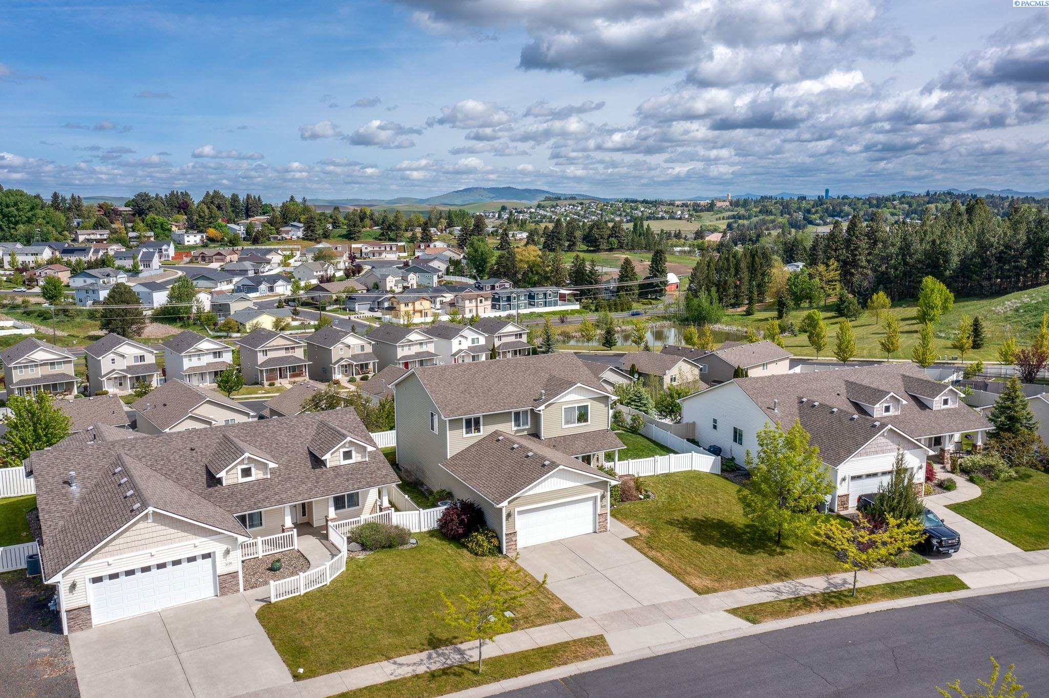 1080 SW Latour Peak St