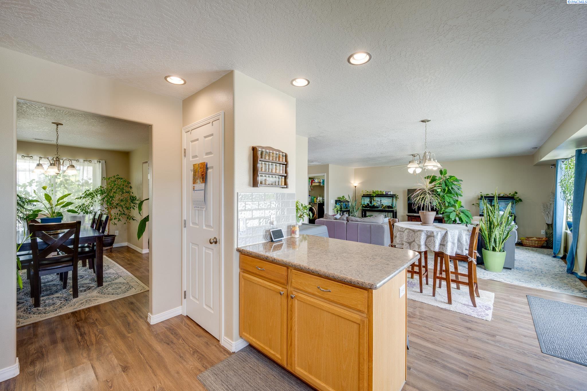 1080 SW Latour Peak St