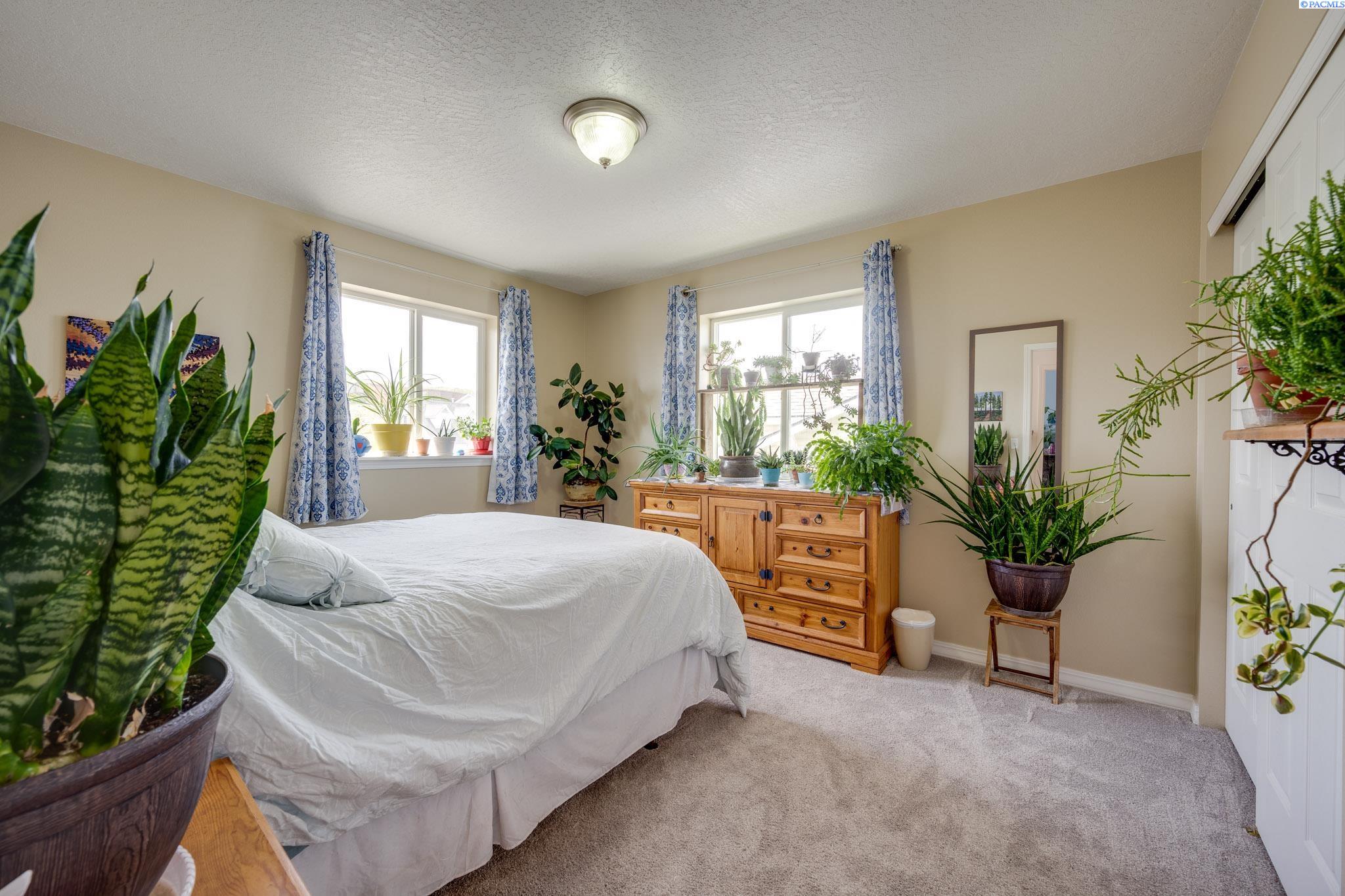 1080 SW Latour Peak St