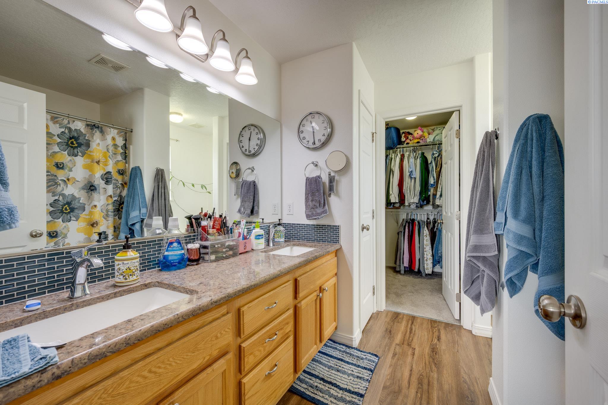 1080 SW Latour Peak St