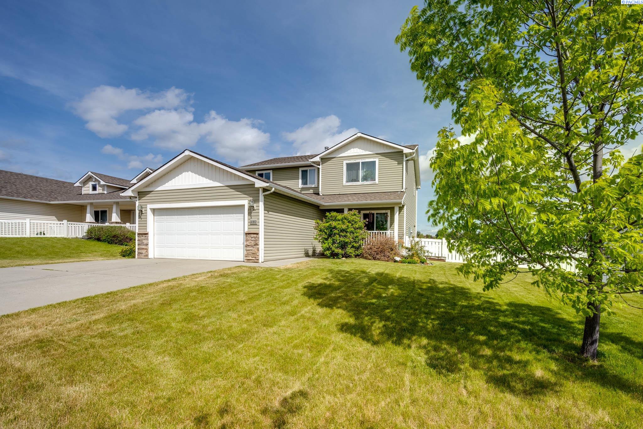 1080 SW Latour Peak St