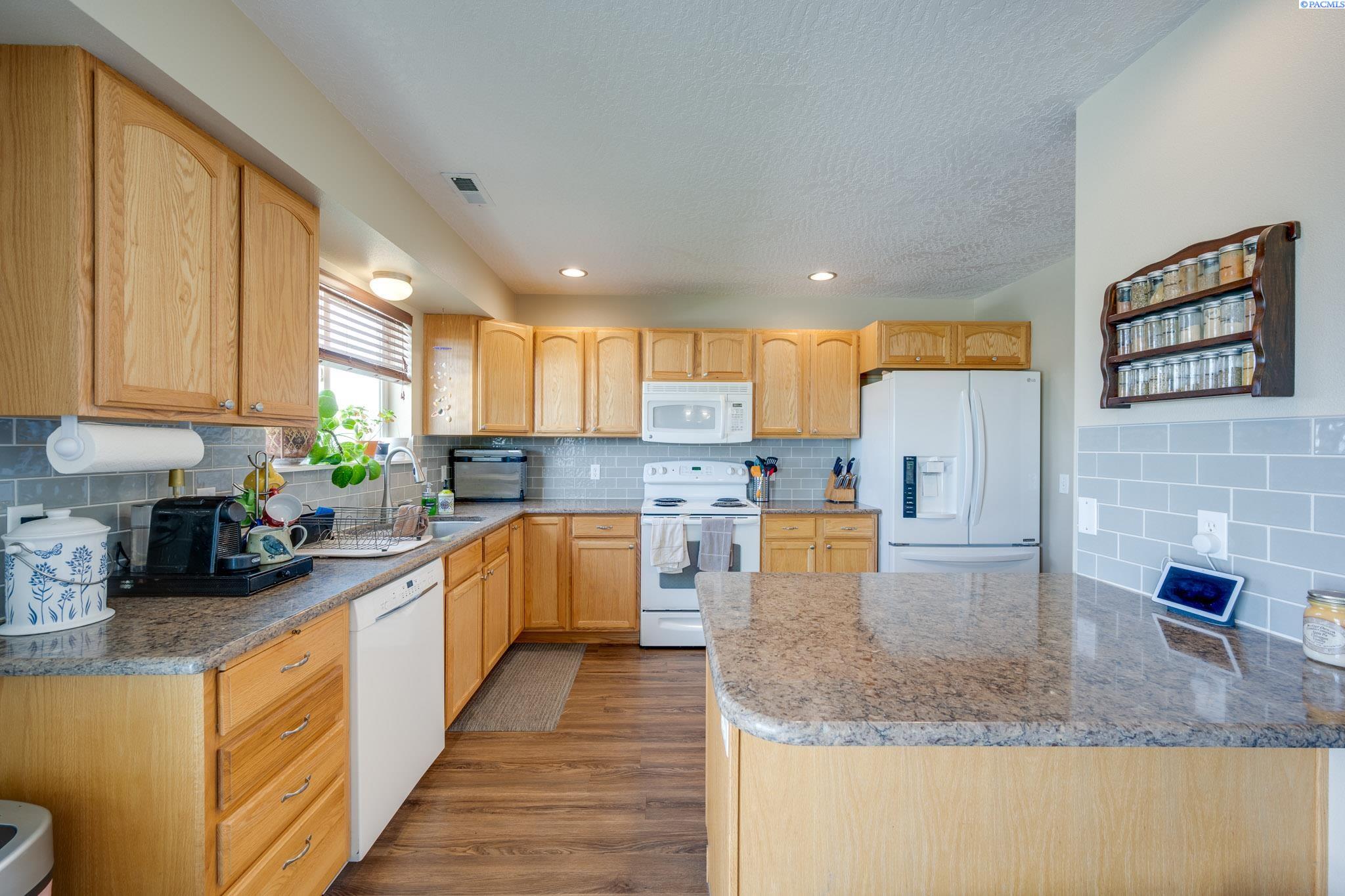 1080 SW Latour Peak St