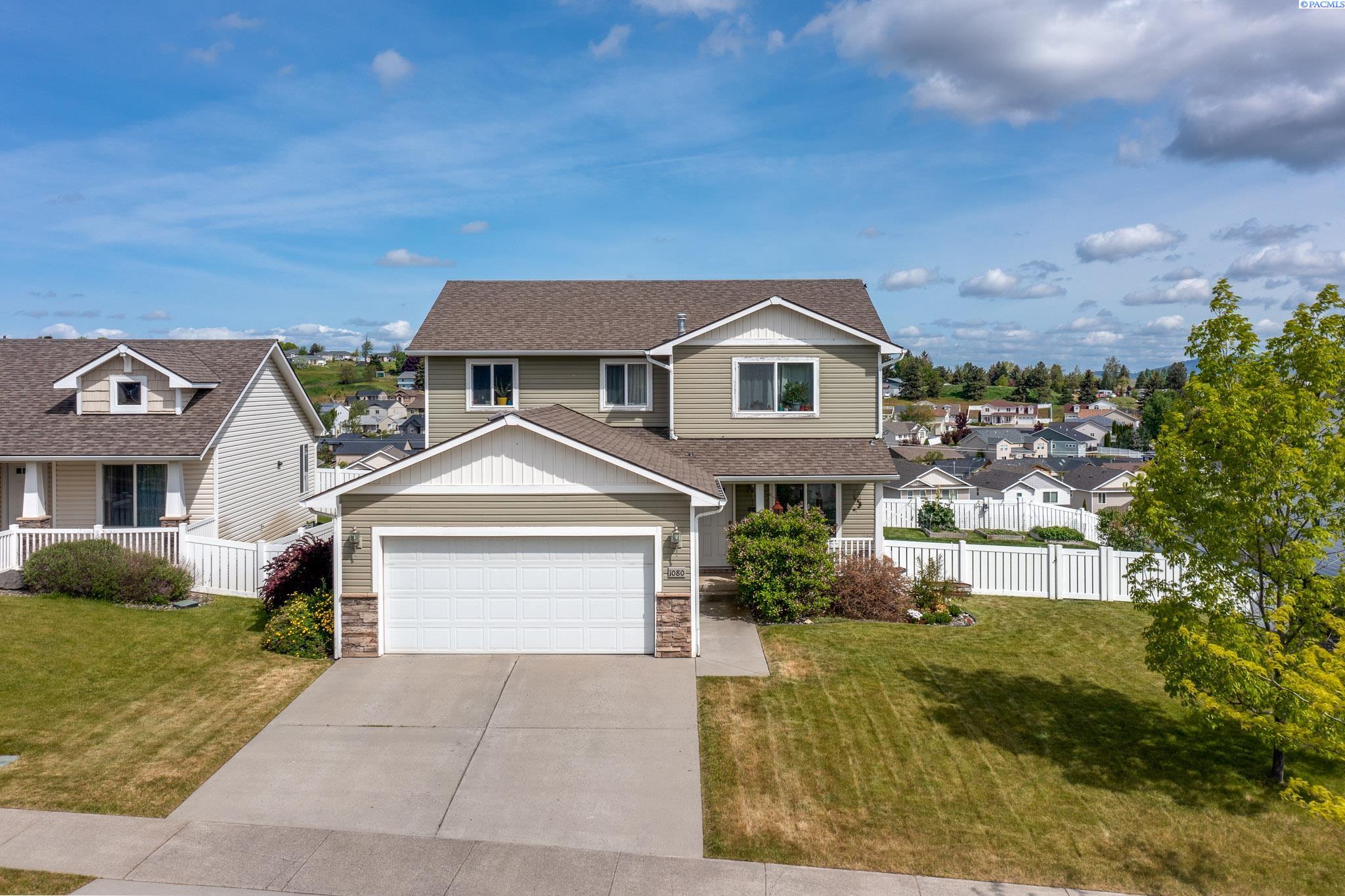 1080 SW Latour Peak St