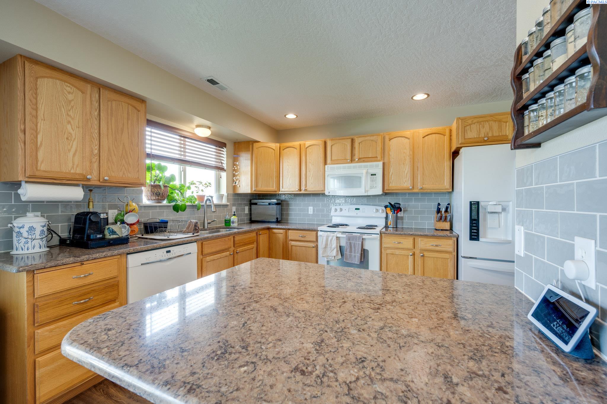 1080 SW Latour Peak St