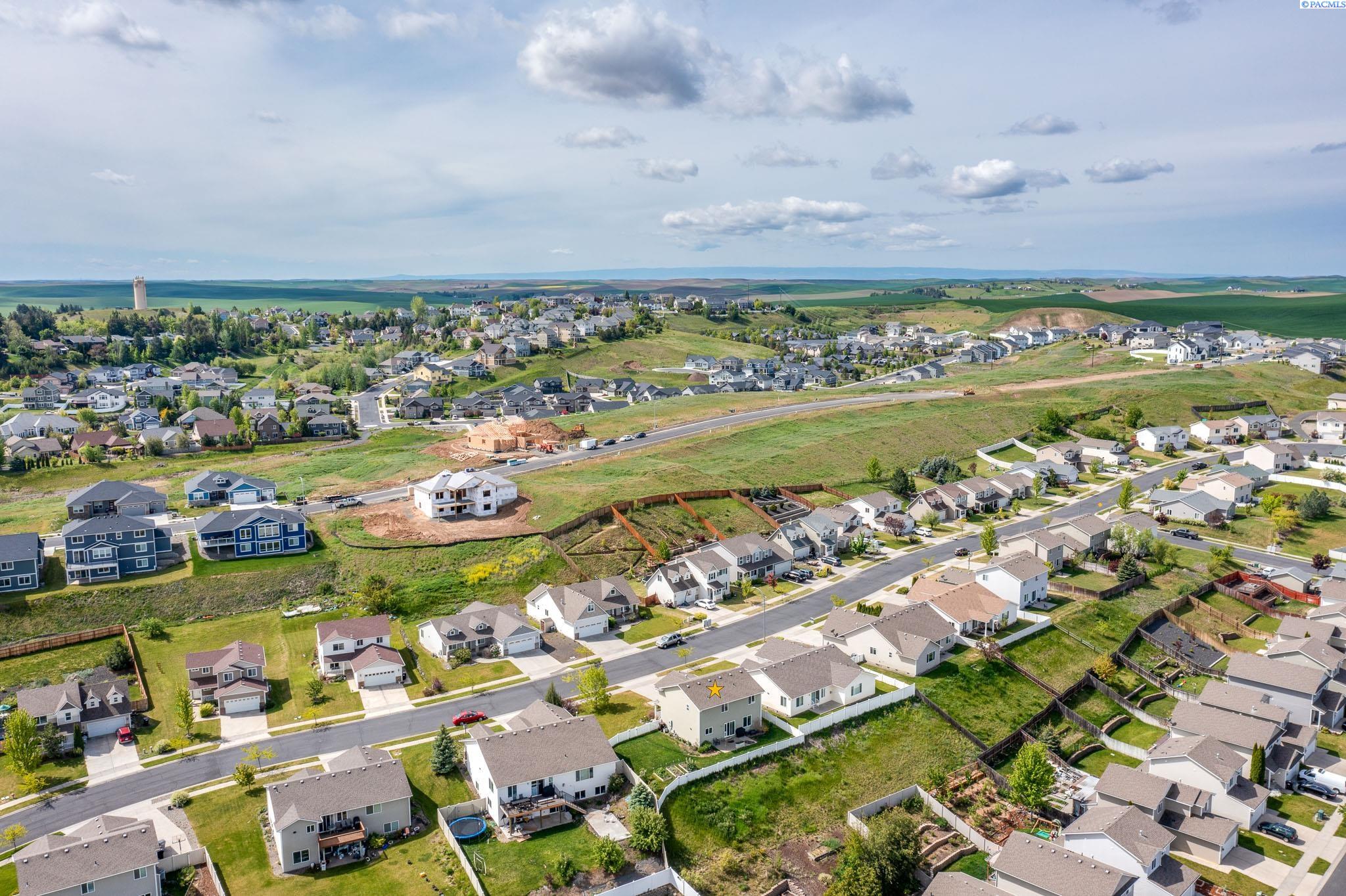 1080 SW Latour Peak St