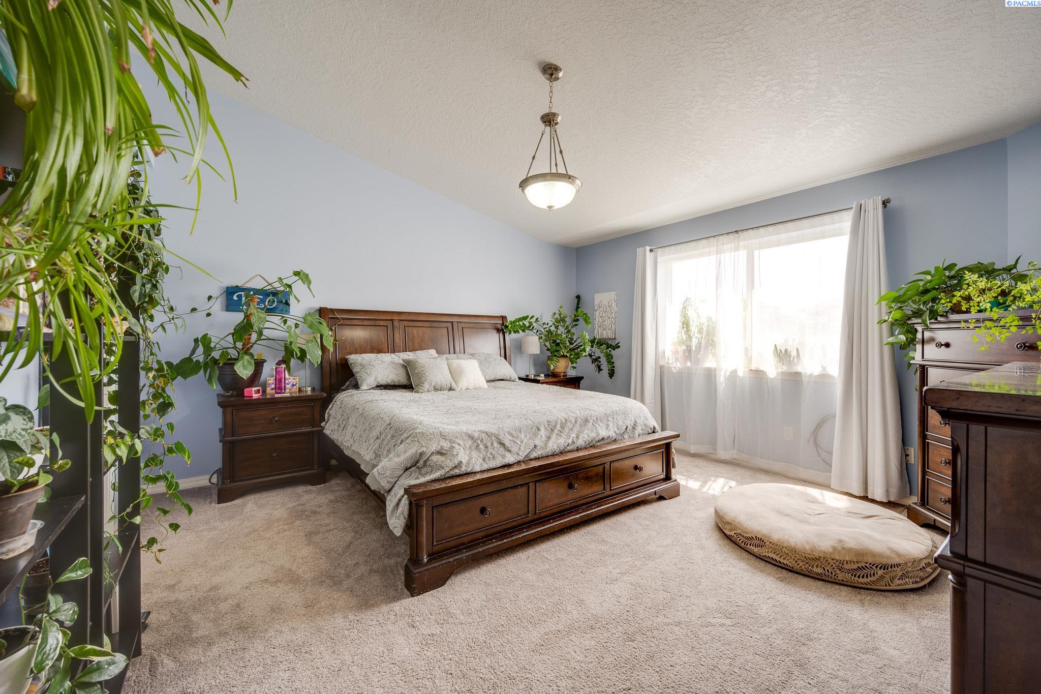 1080 SW Latour Peak St