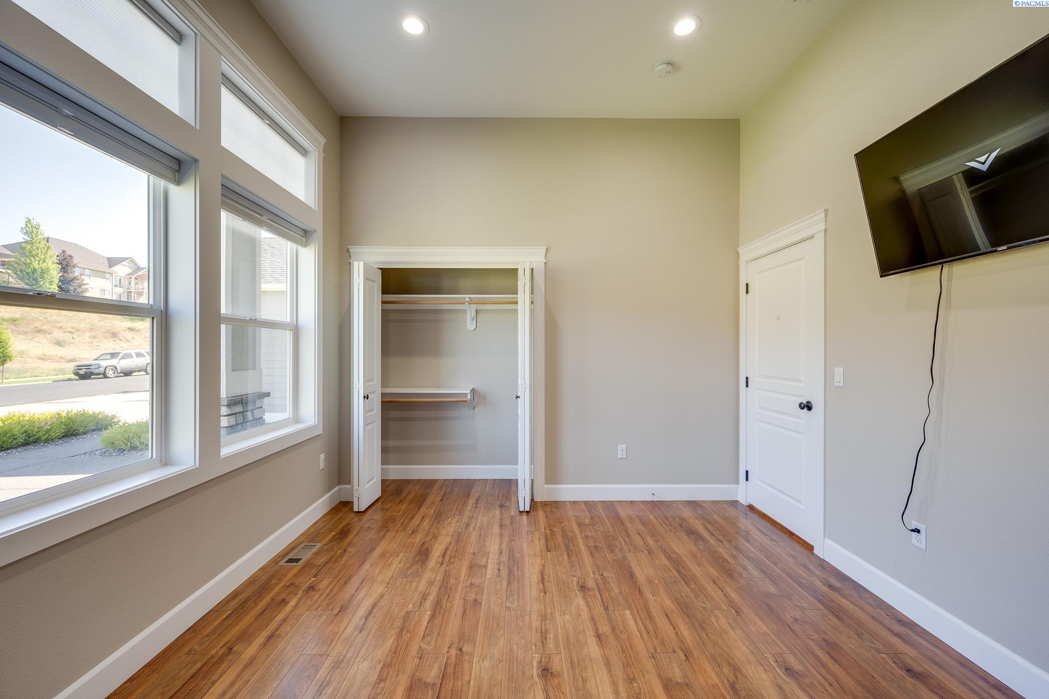 1735 SW Barclay Ridge Dr