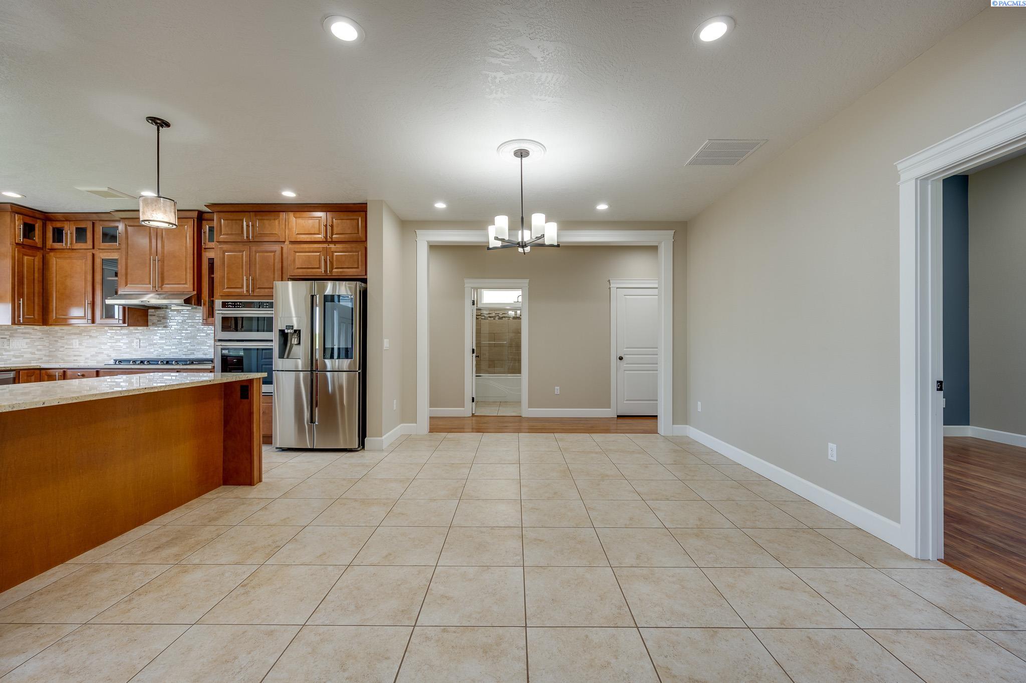 1735 SW Barclay Ridge Dr