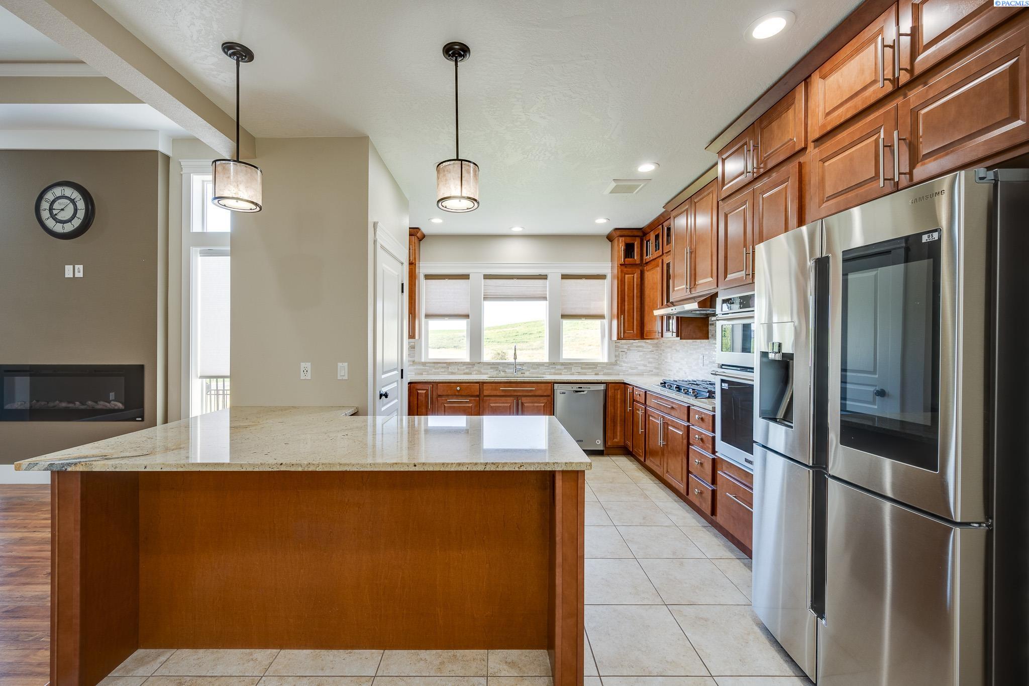 1735 SW Barclay Ridge Dr