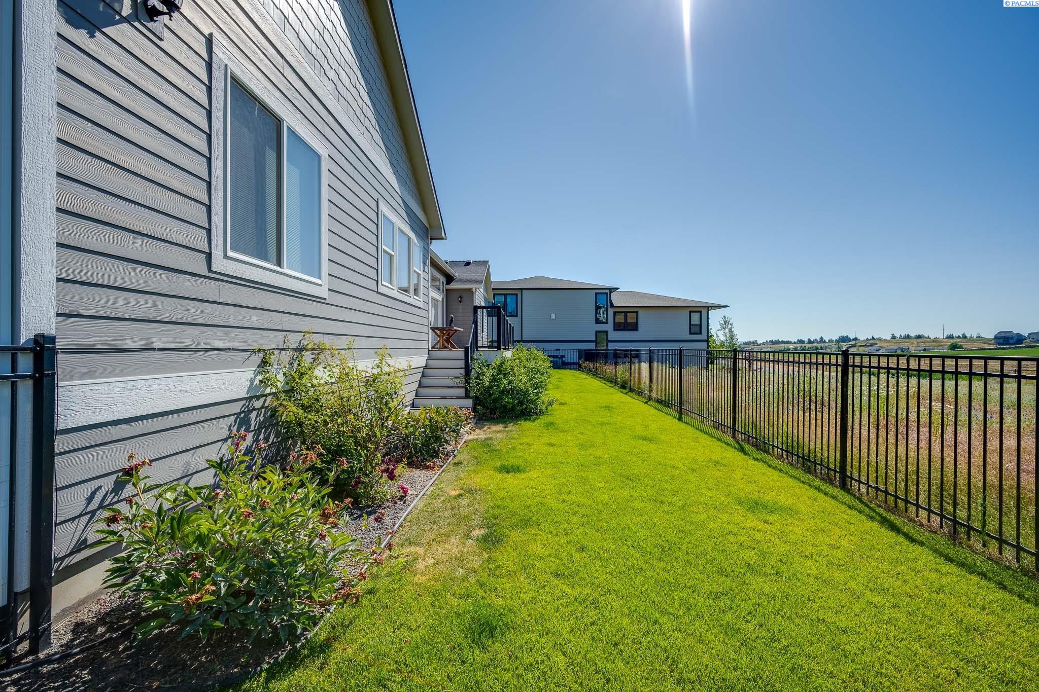 1735 SW Barclay Ridge Dr