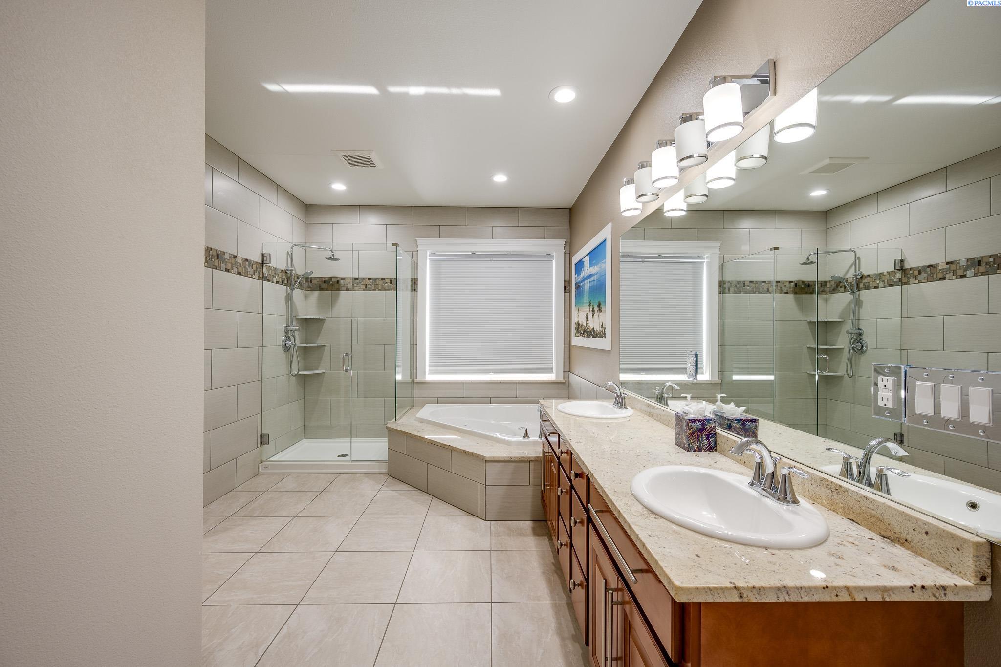 1735 SW Barclay Ridge Dr