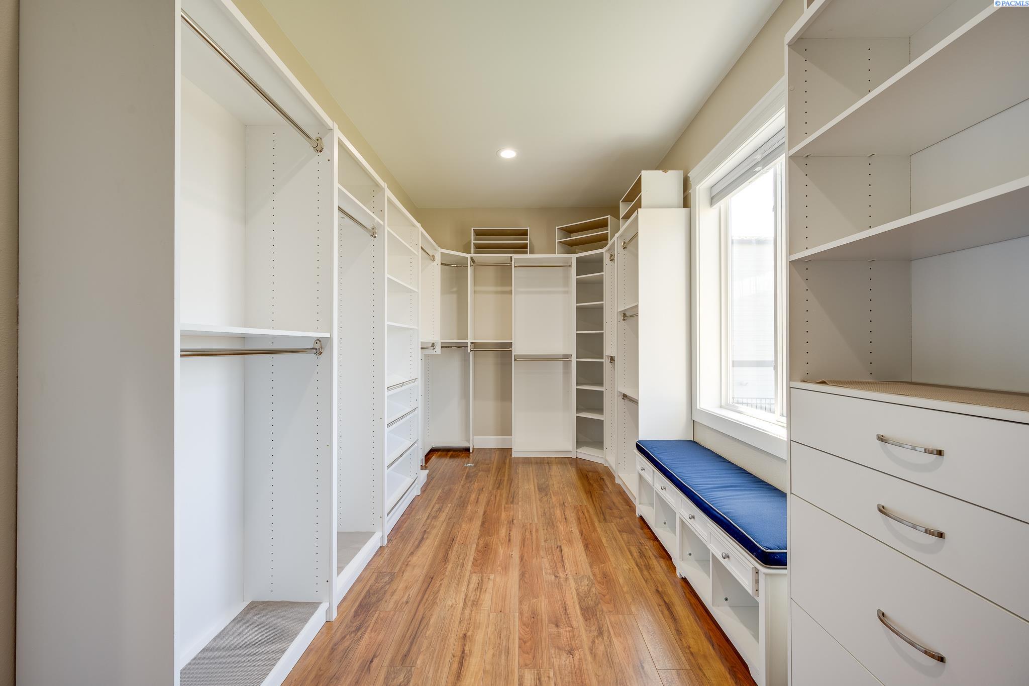 1735 SW Barclay Ridge Dr