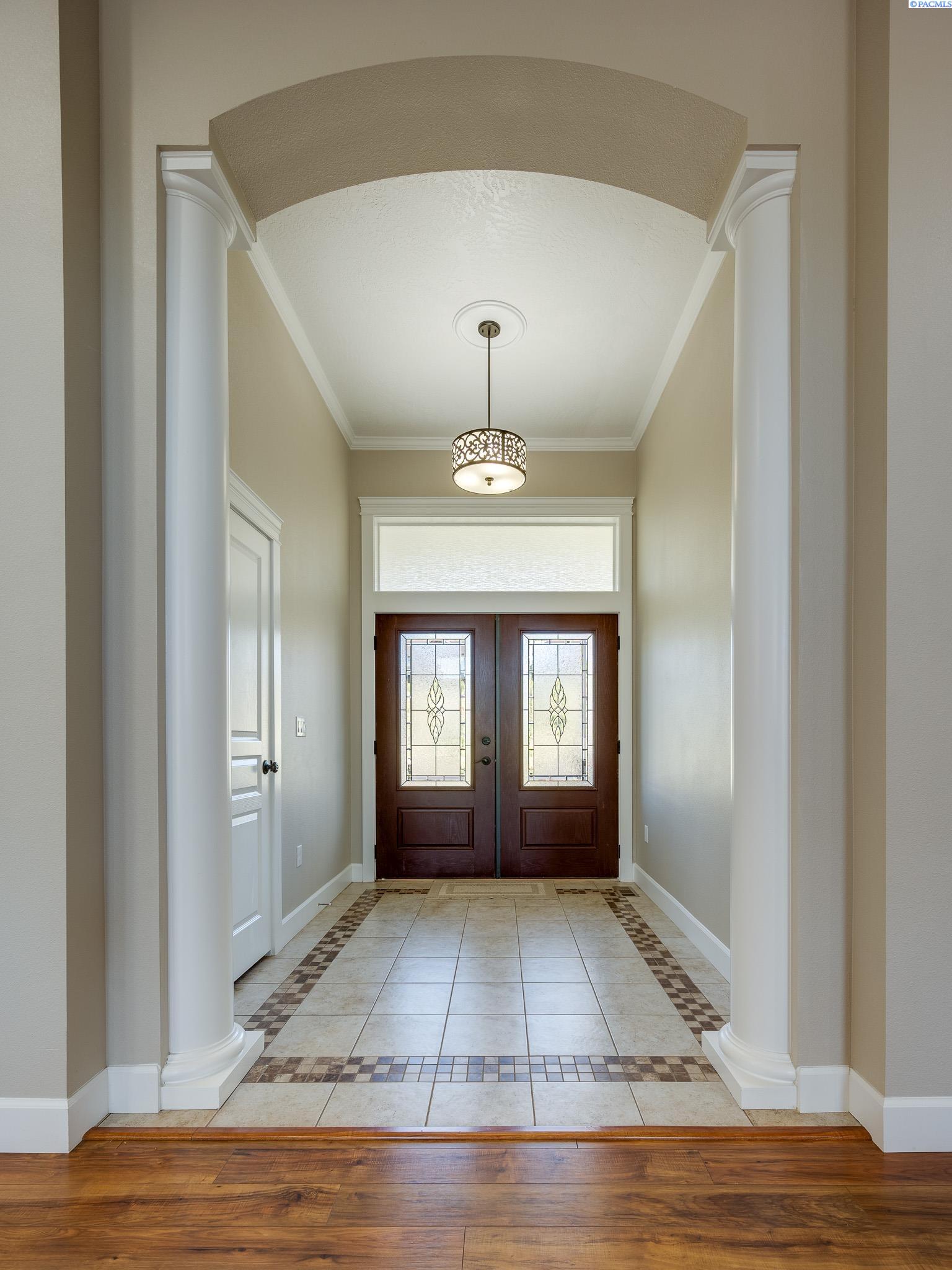 1735 SW Barclay Ridge Dr