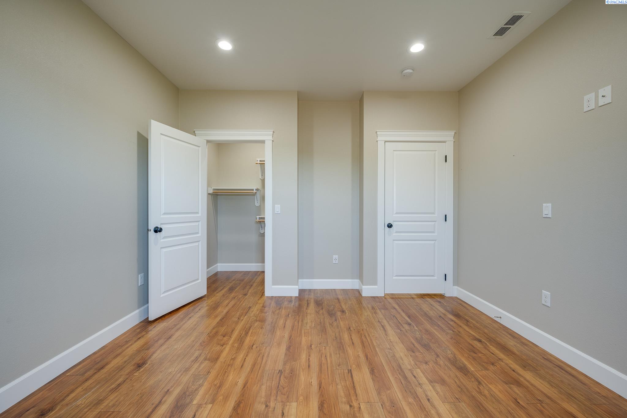 1735 SW Barclay Ridge Dr