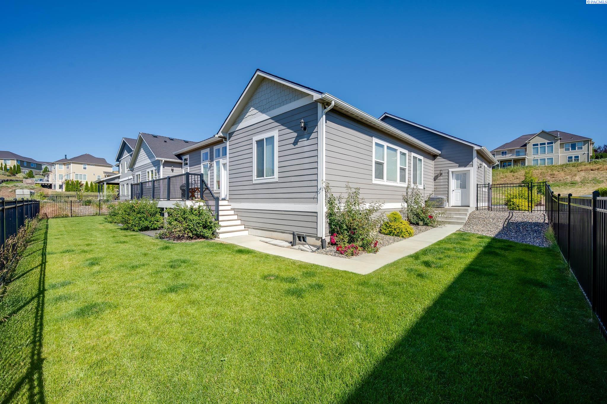 1735 SW Barclay Ridge Dr