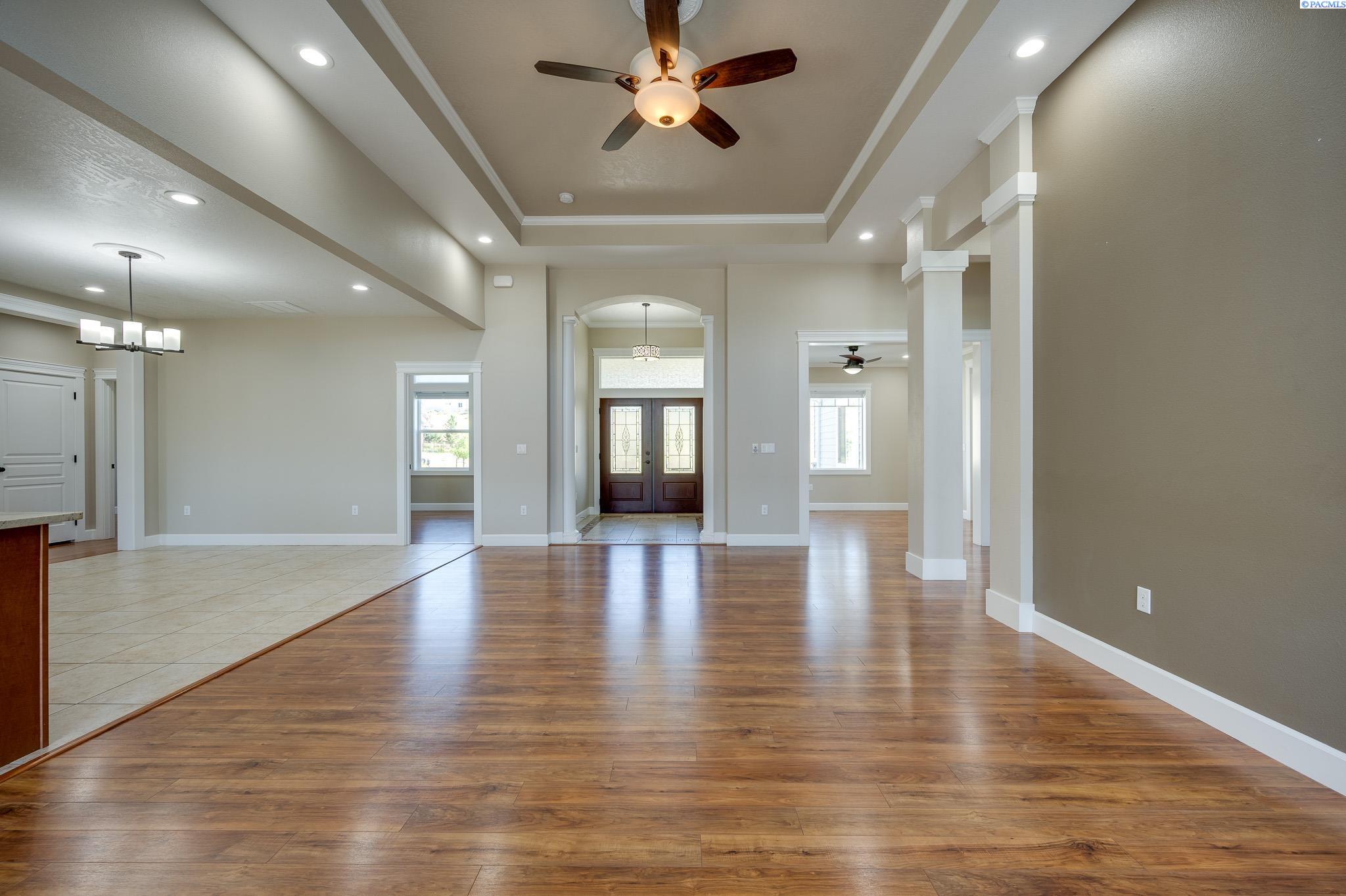 1735 SW Barclay Ridge Dr