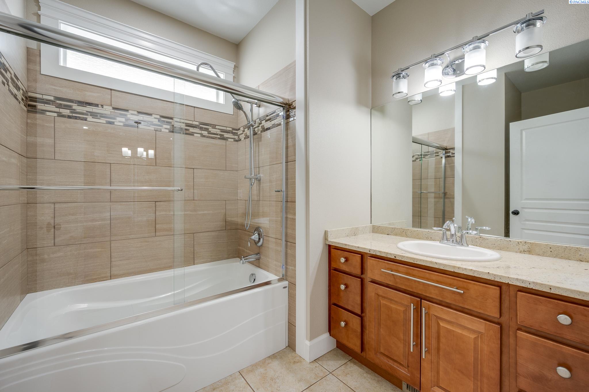 1735 SW Barclay Ridge Dr