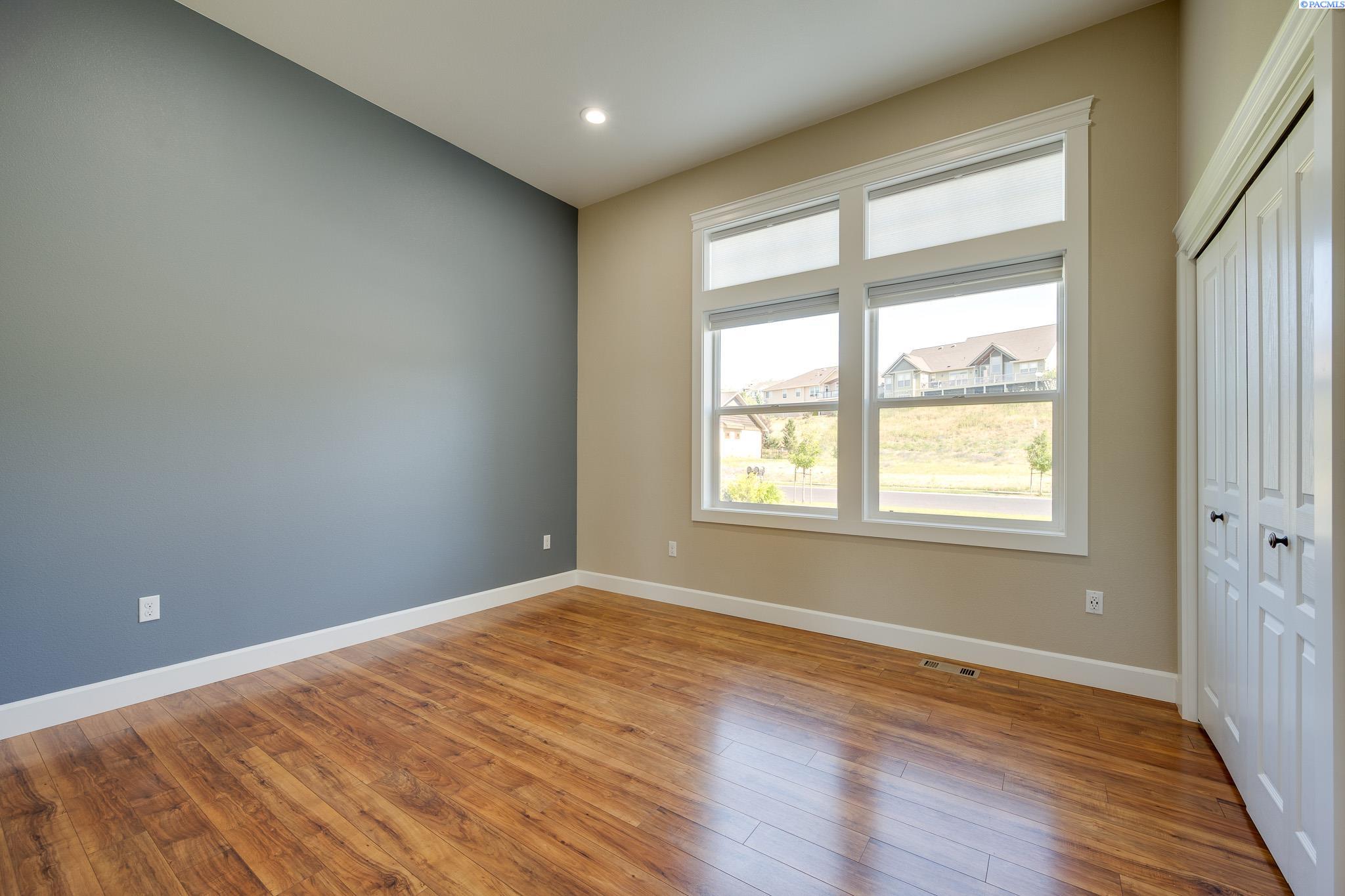 1735 SW Barclay Ridge Dr