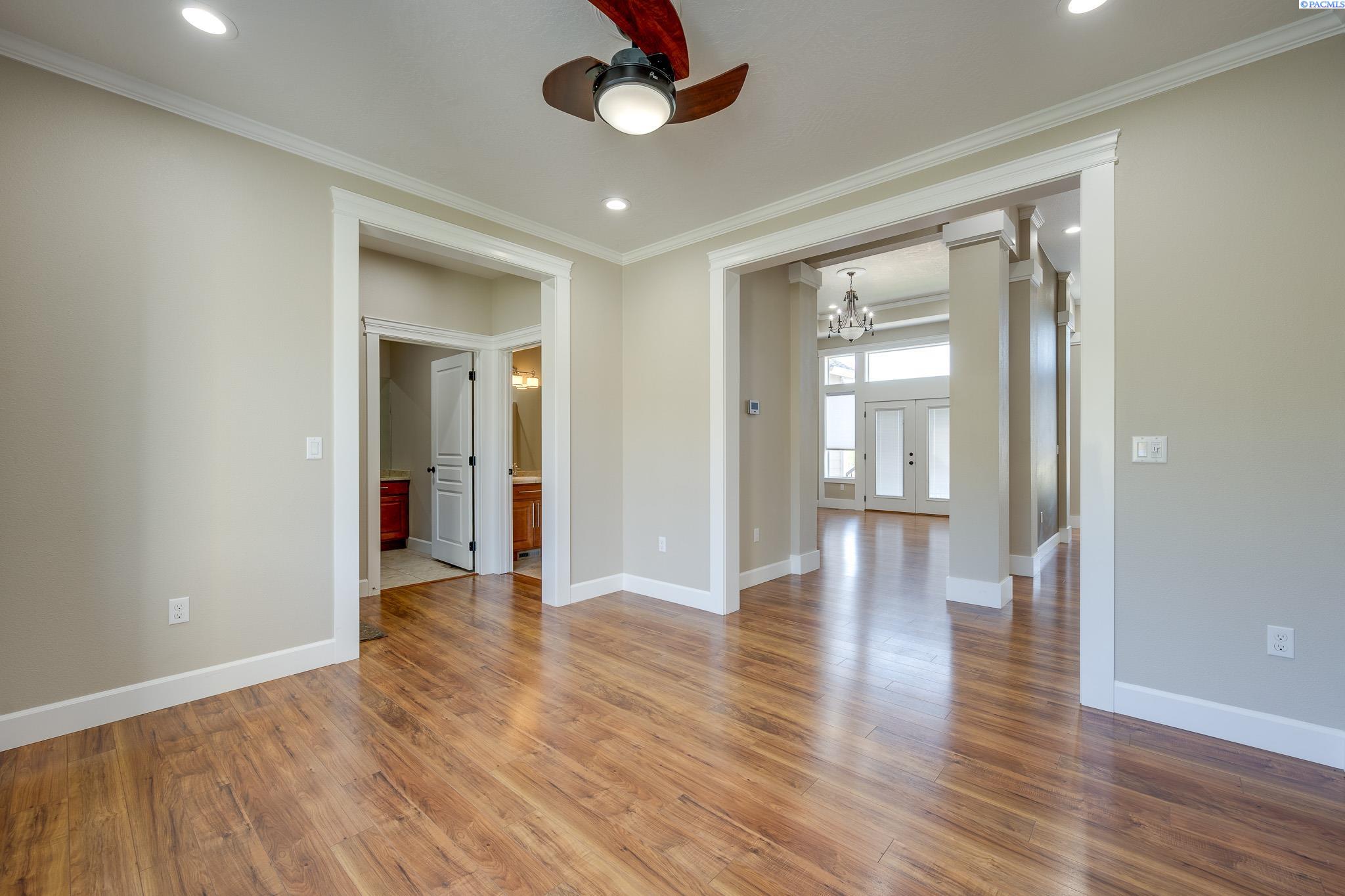 1735 SW Barclay Ridge Dr