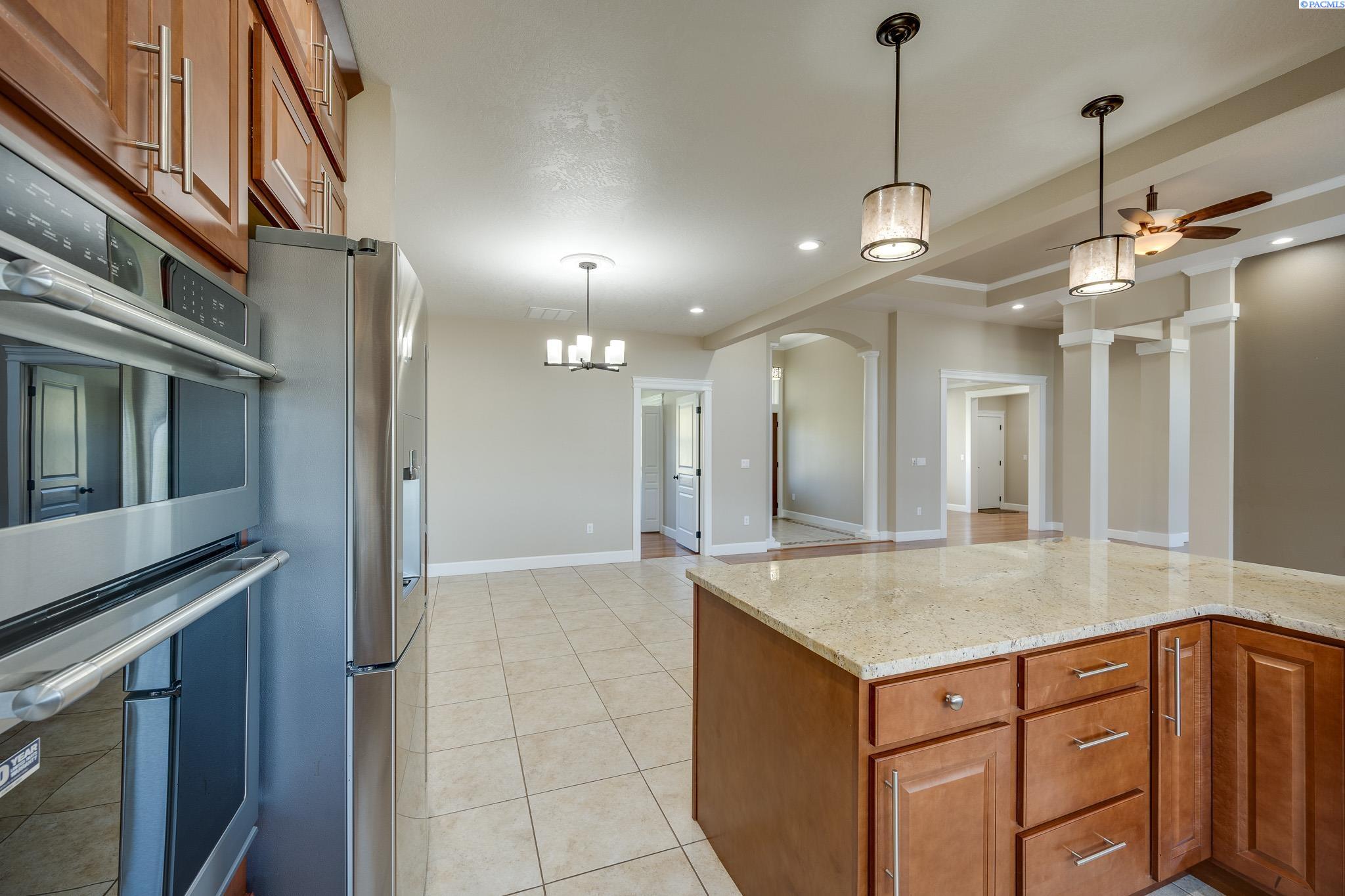 1735 SW Barclay Ridge Dr