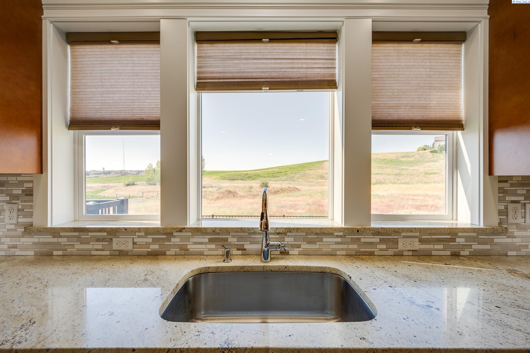 1735 SW Barclay Ridge Dr