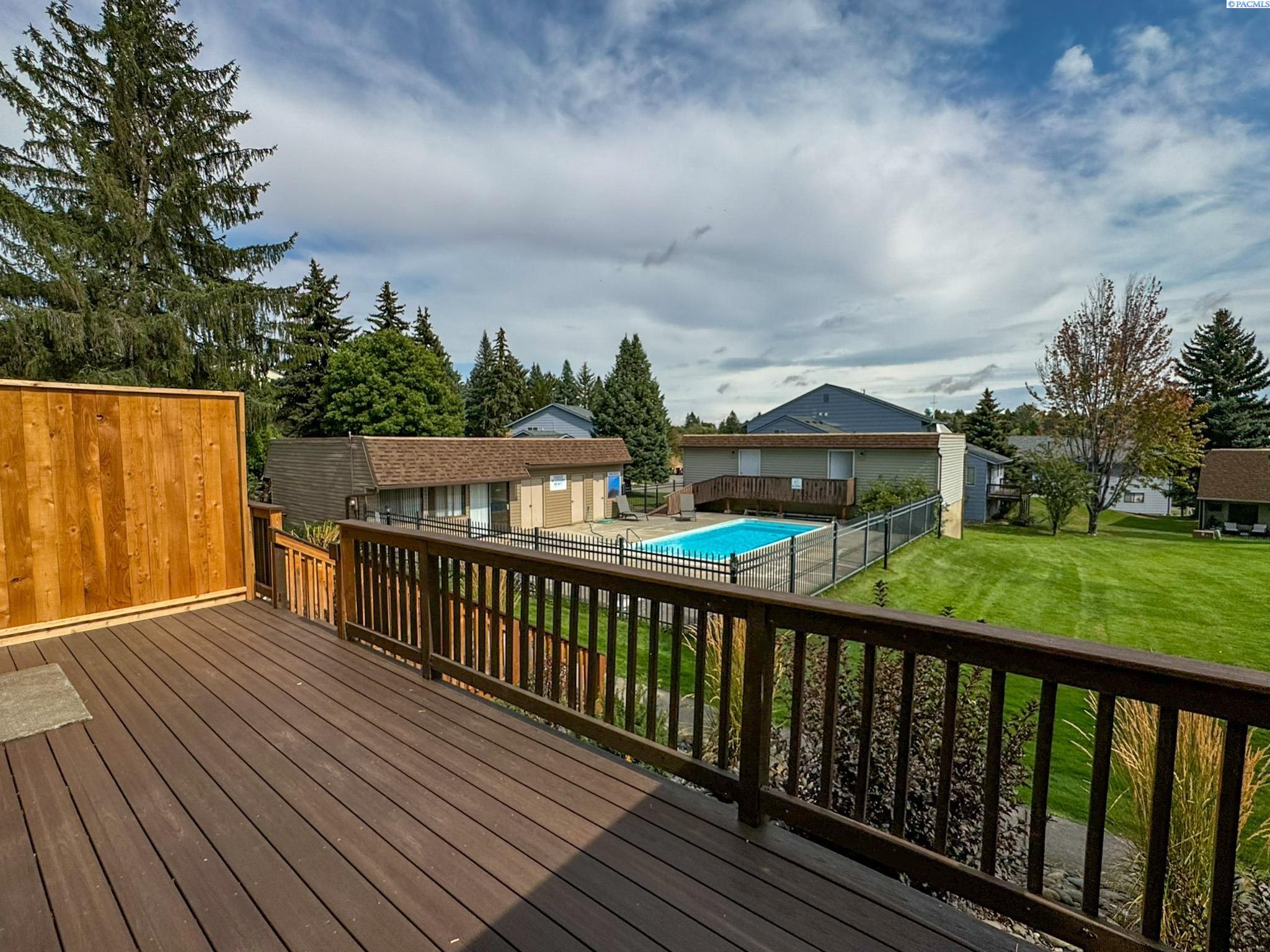 600 SW Crestview # 11