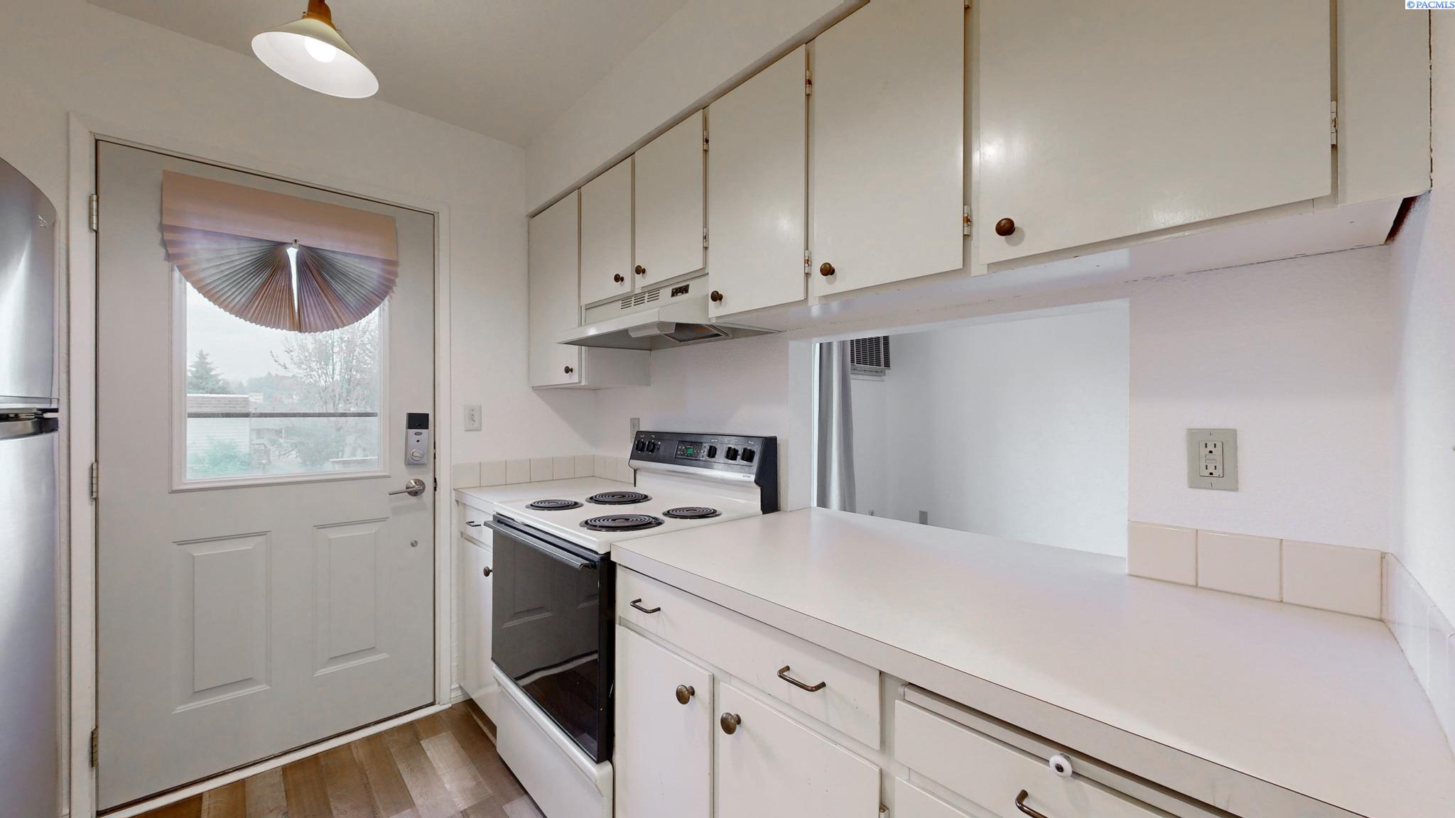 600 SW Crestview # 11
