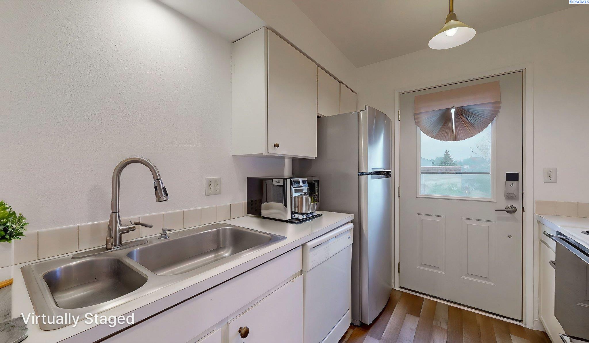 600 SW Crestview # 11