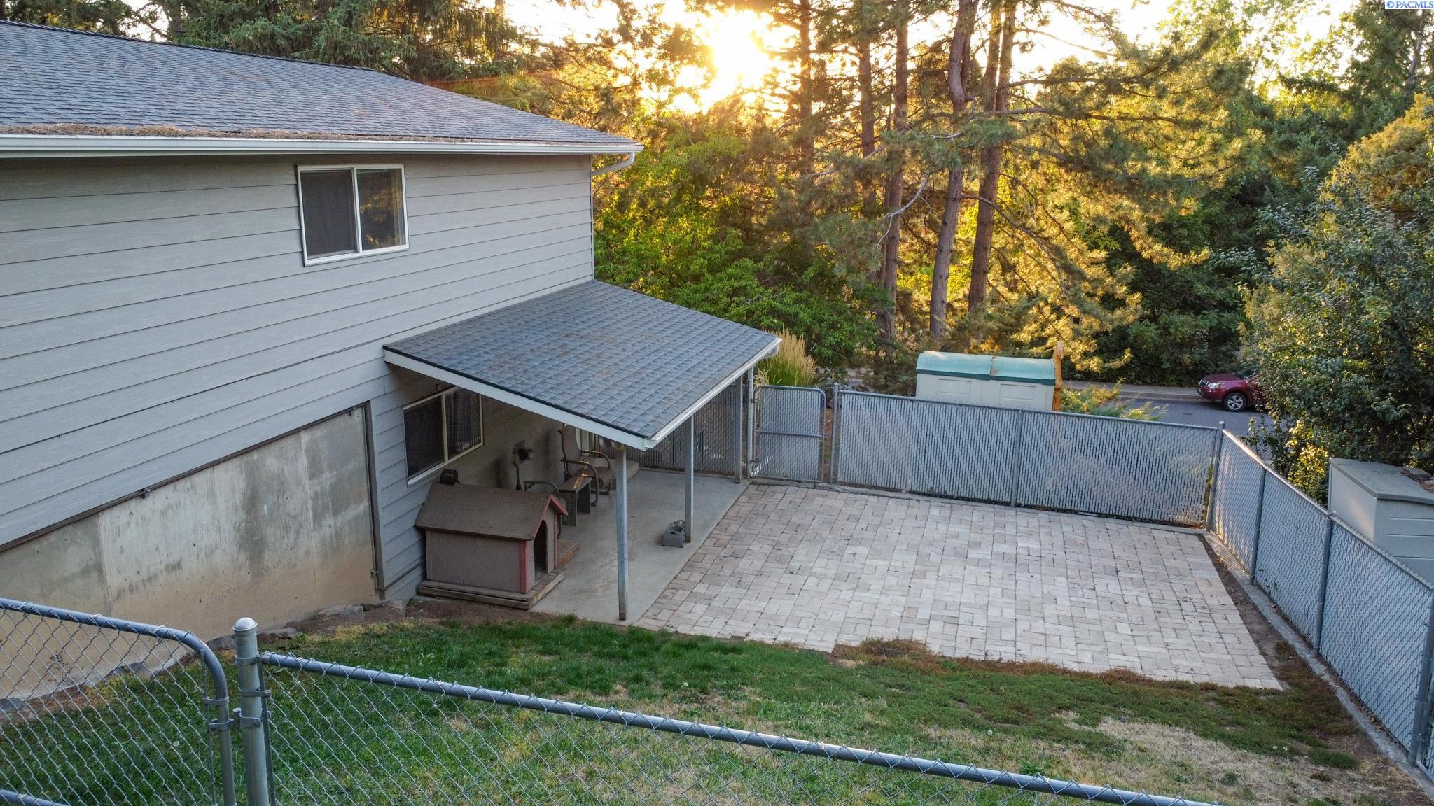 230 SW Cedar Street