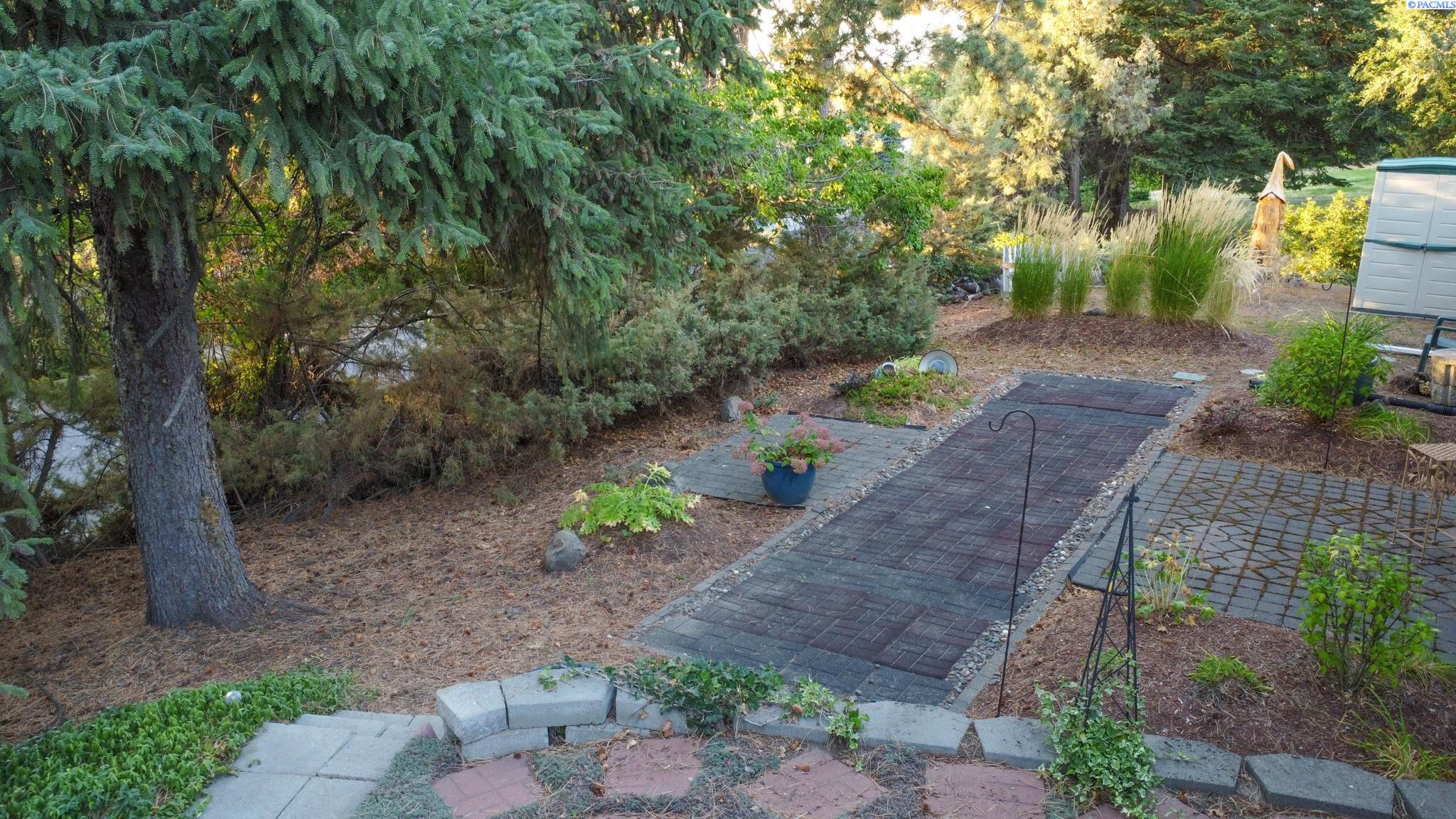230 SW Cedar Street