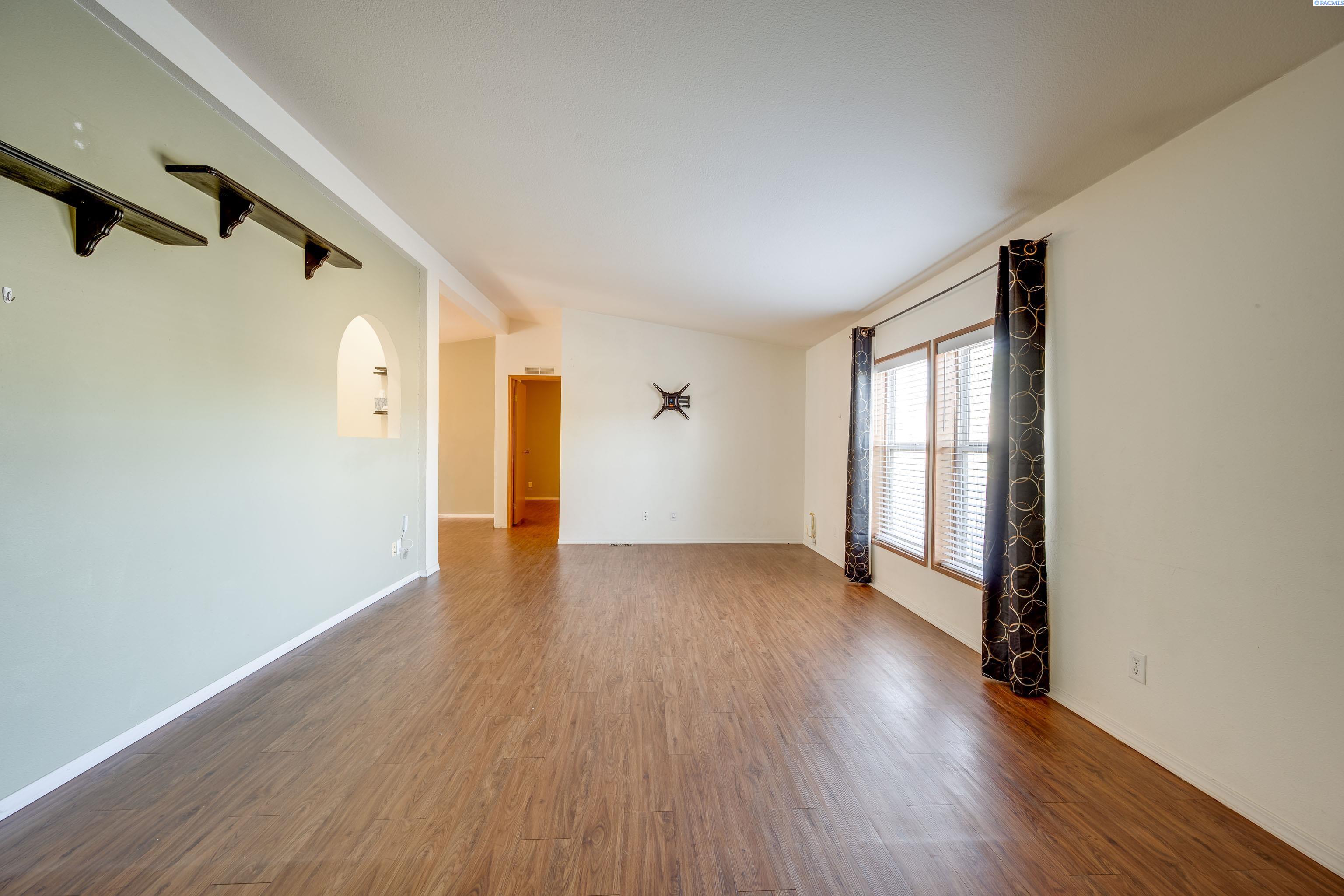 255 NW Golden Hills #59