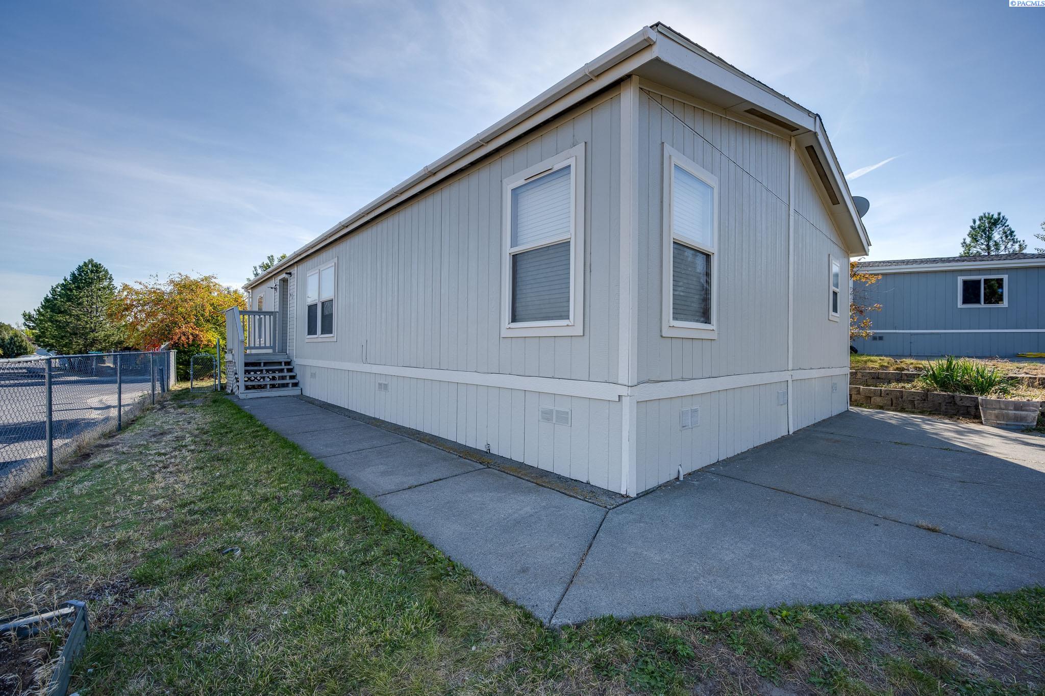 255 NW Golden Hills #59