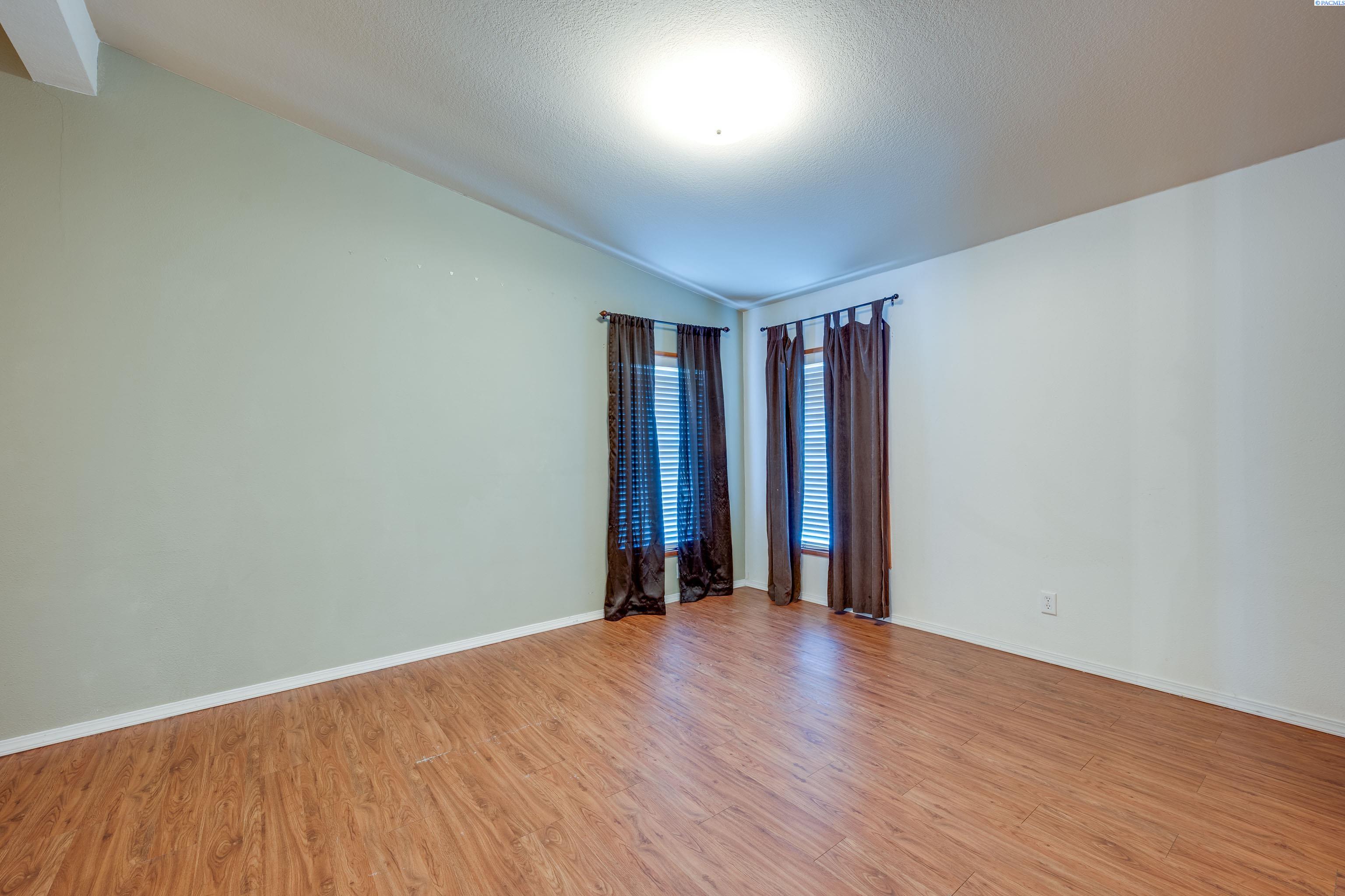 255 NW Golden Hills #59