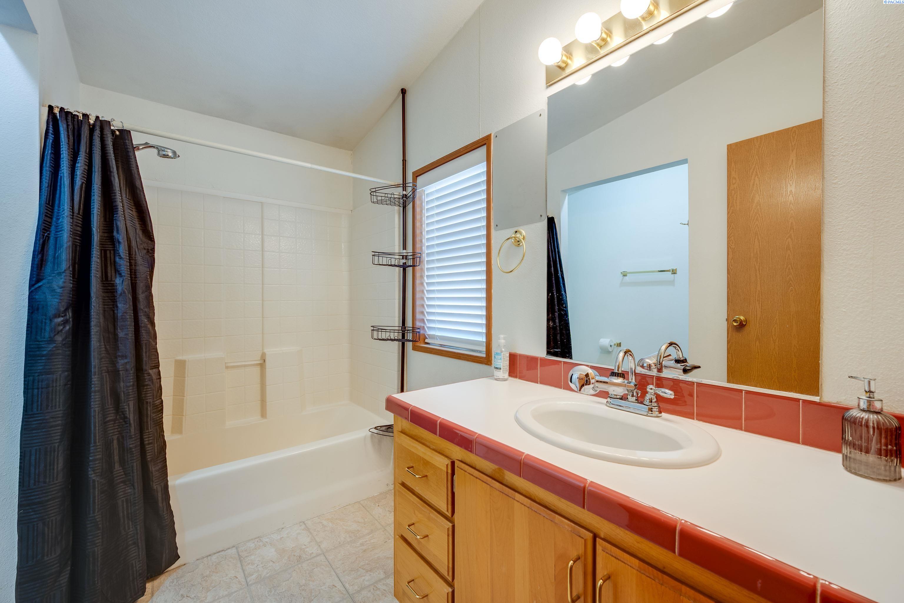 255 NW Golden Hills #59